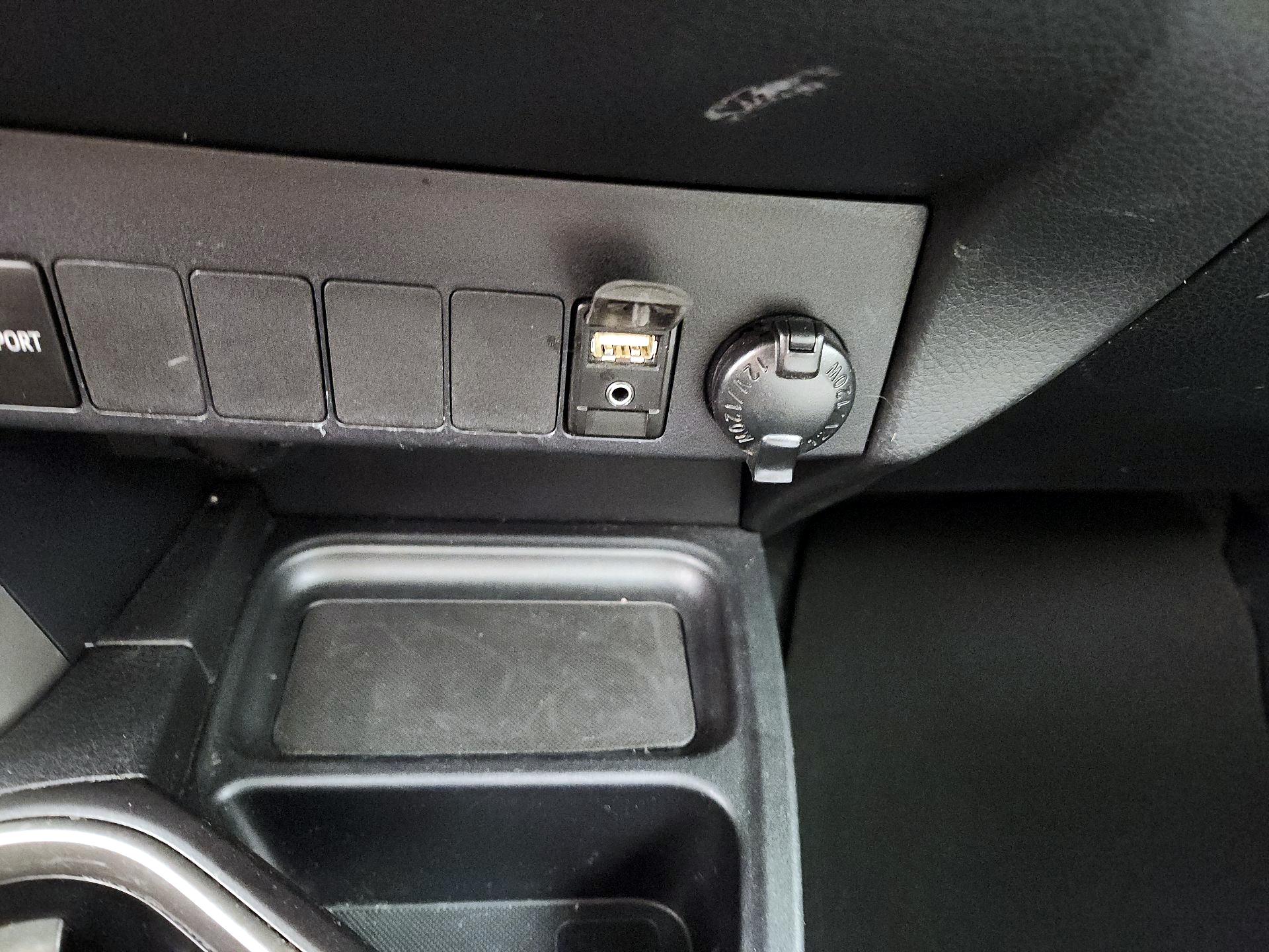 Thumbnail: 2017 Toyota RAV4 - 18