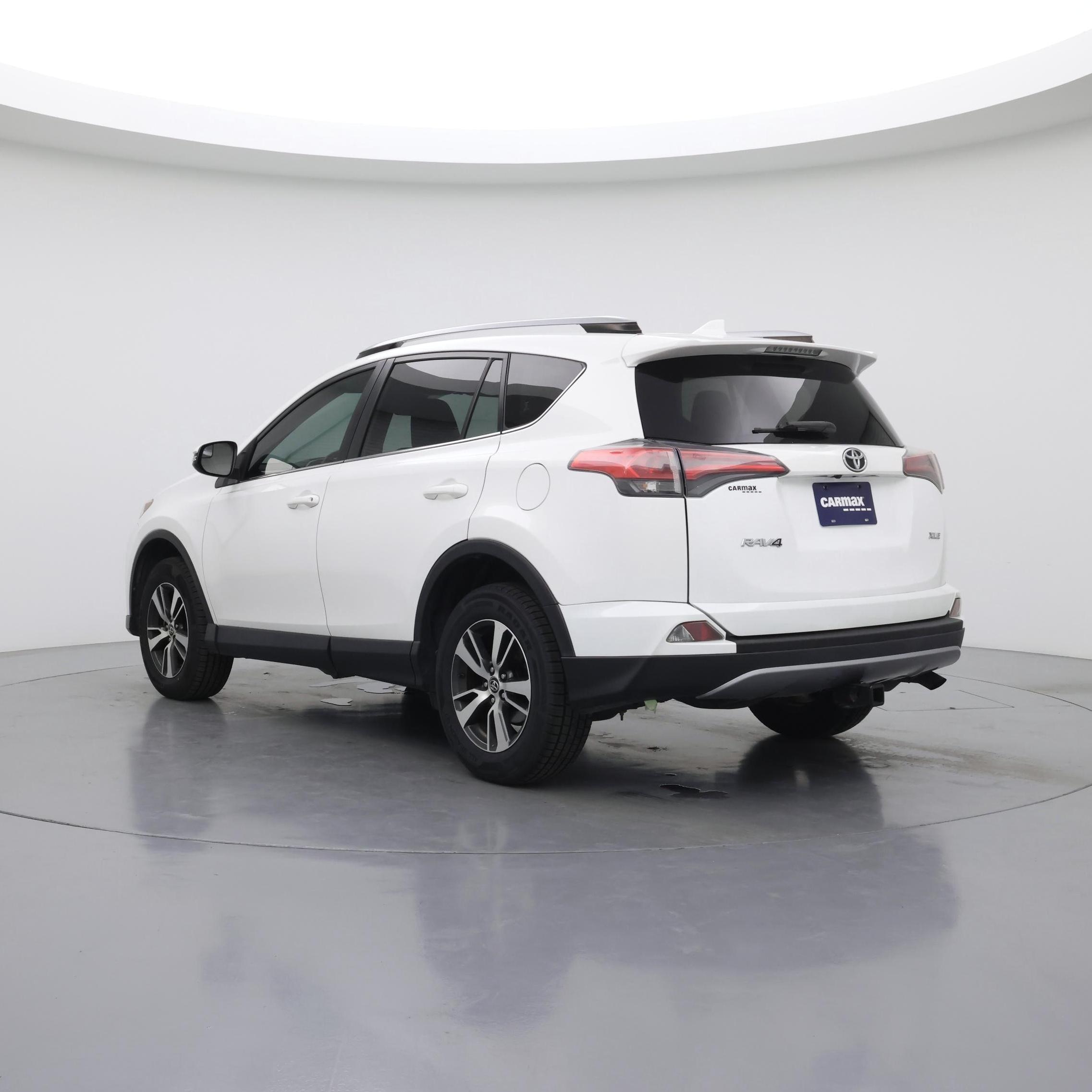 Thumbnail: 2017 Toyota RAV4 - 2
