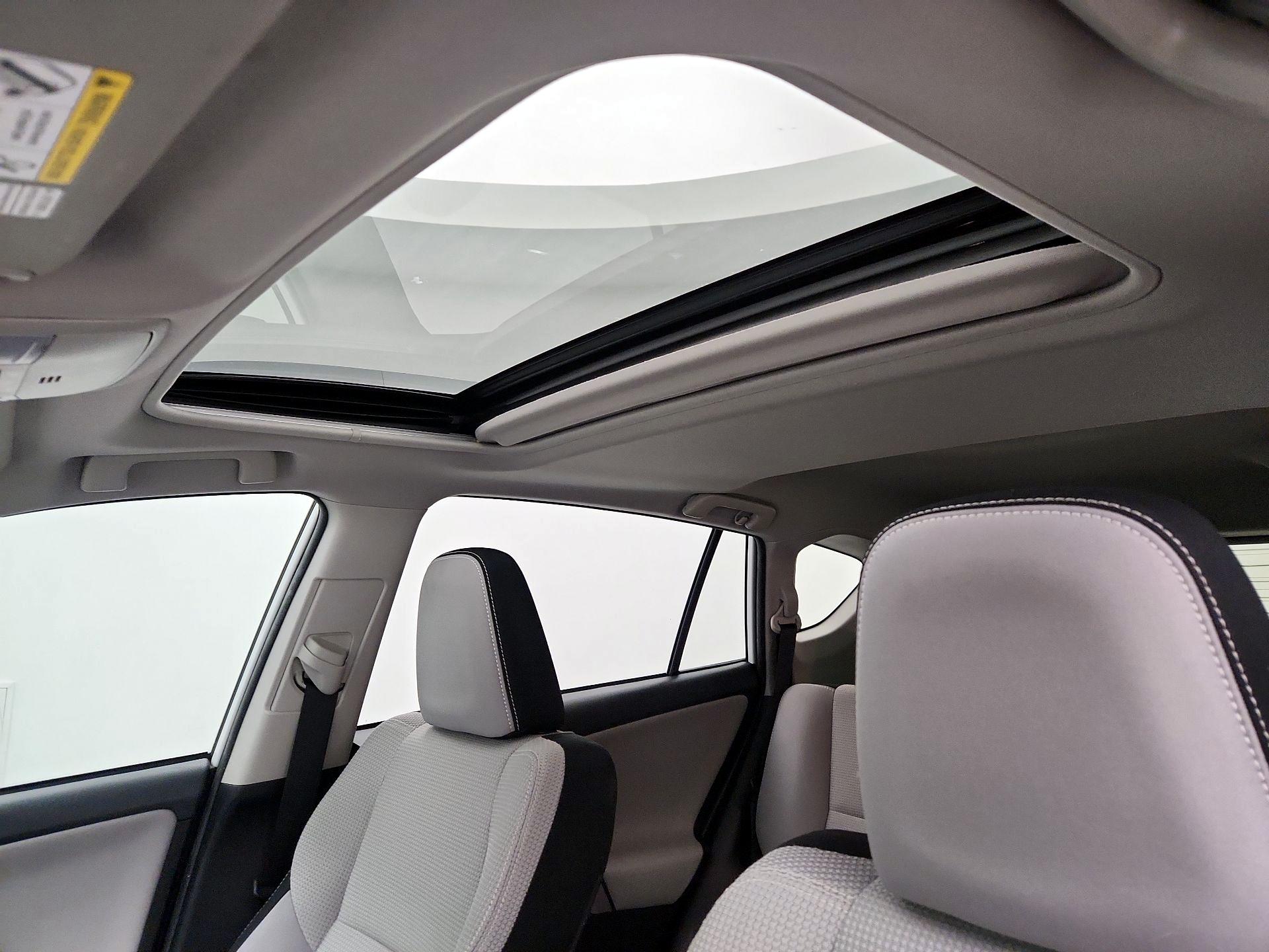 Thumbnail: 2017 Toyota RAV4 - 19