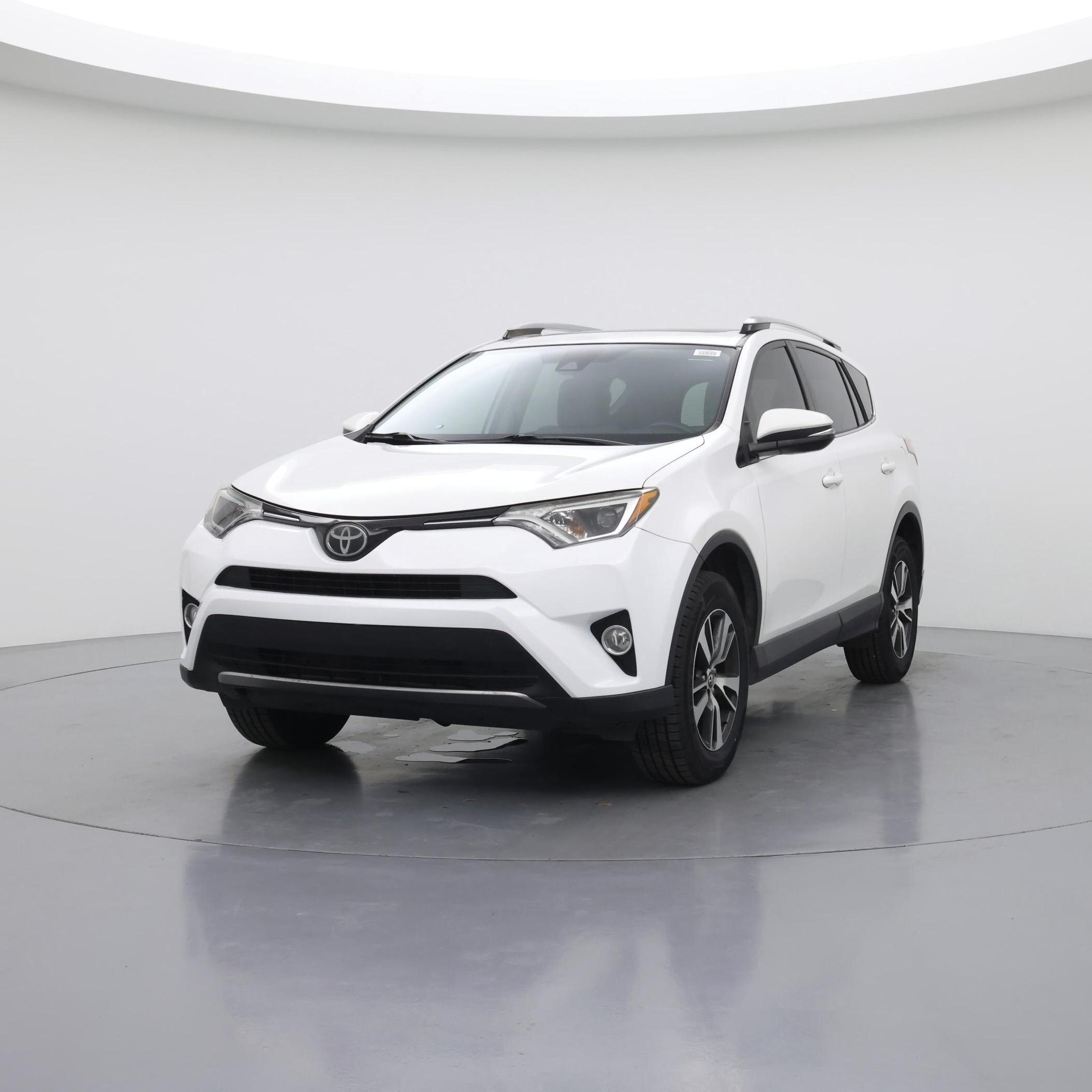Thumbnail: 2017 Toyota RAV4 - 4