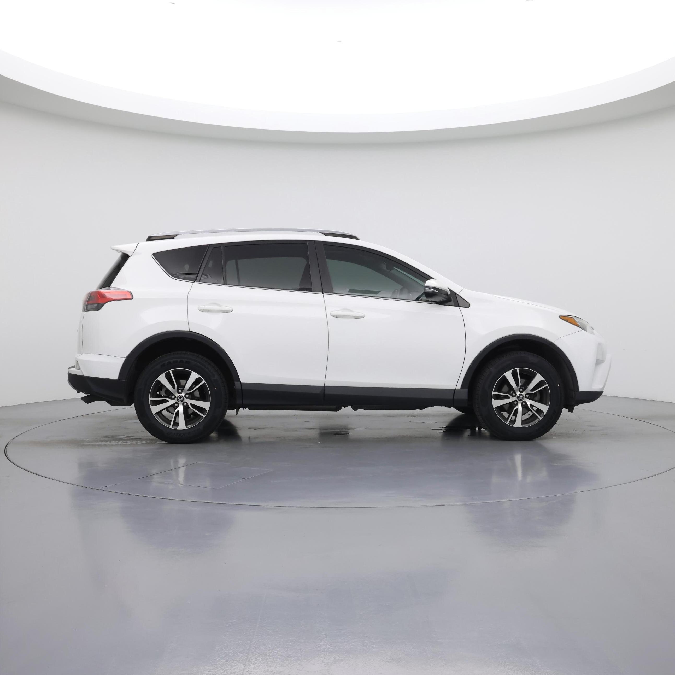 Thumbnail: 2017 Toyota RAV4 - 7