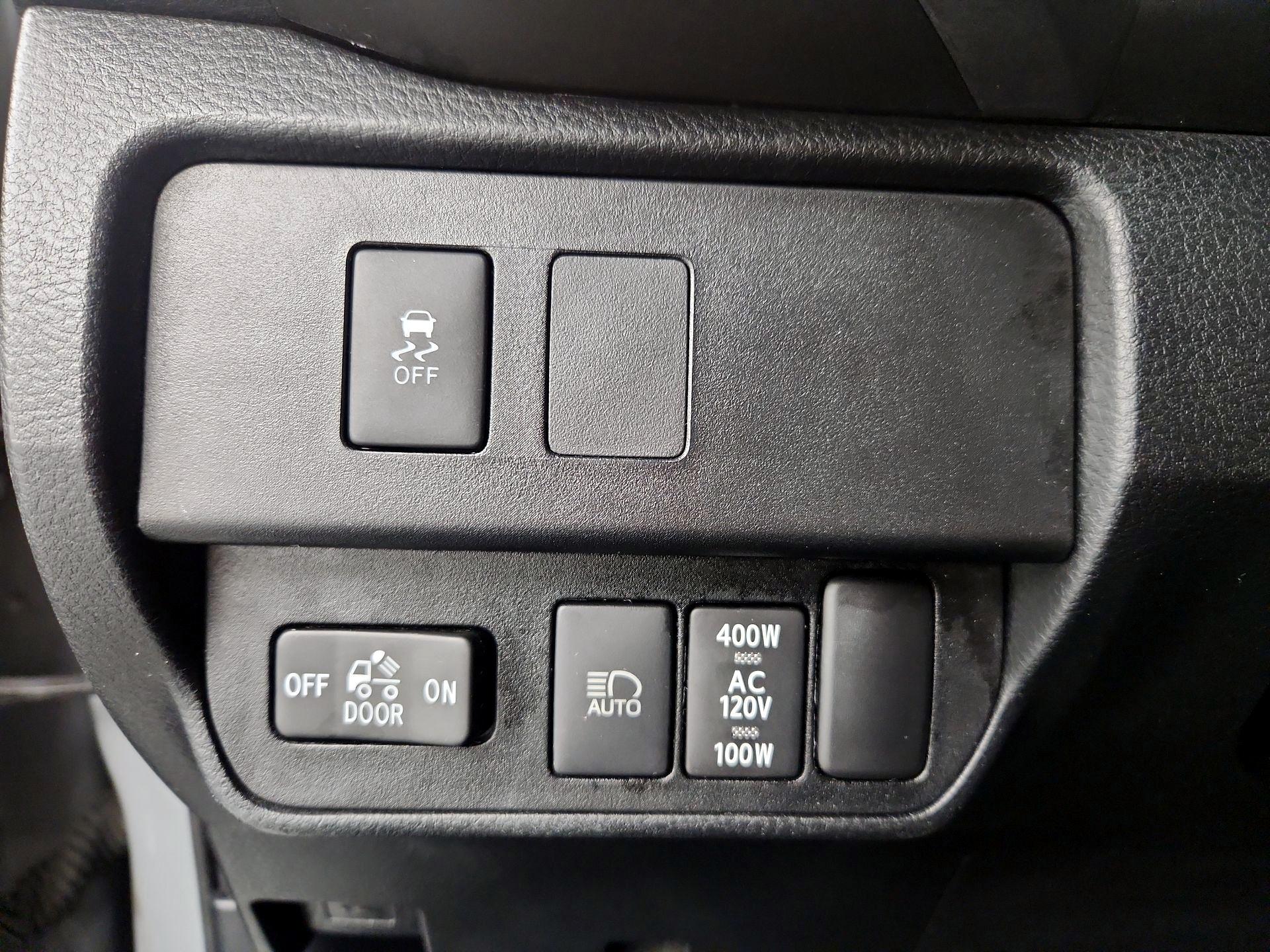 Thumbnail: 2021 Toyota Tacoma - 13