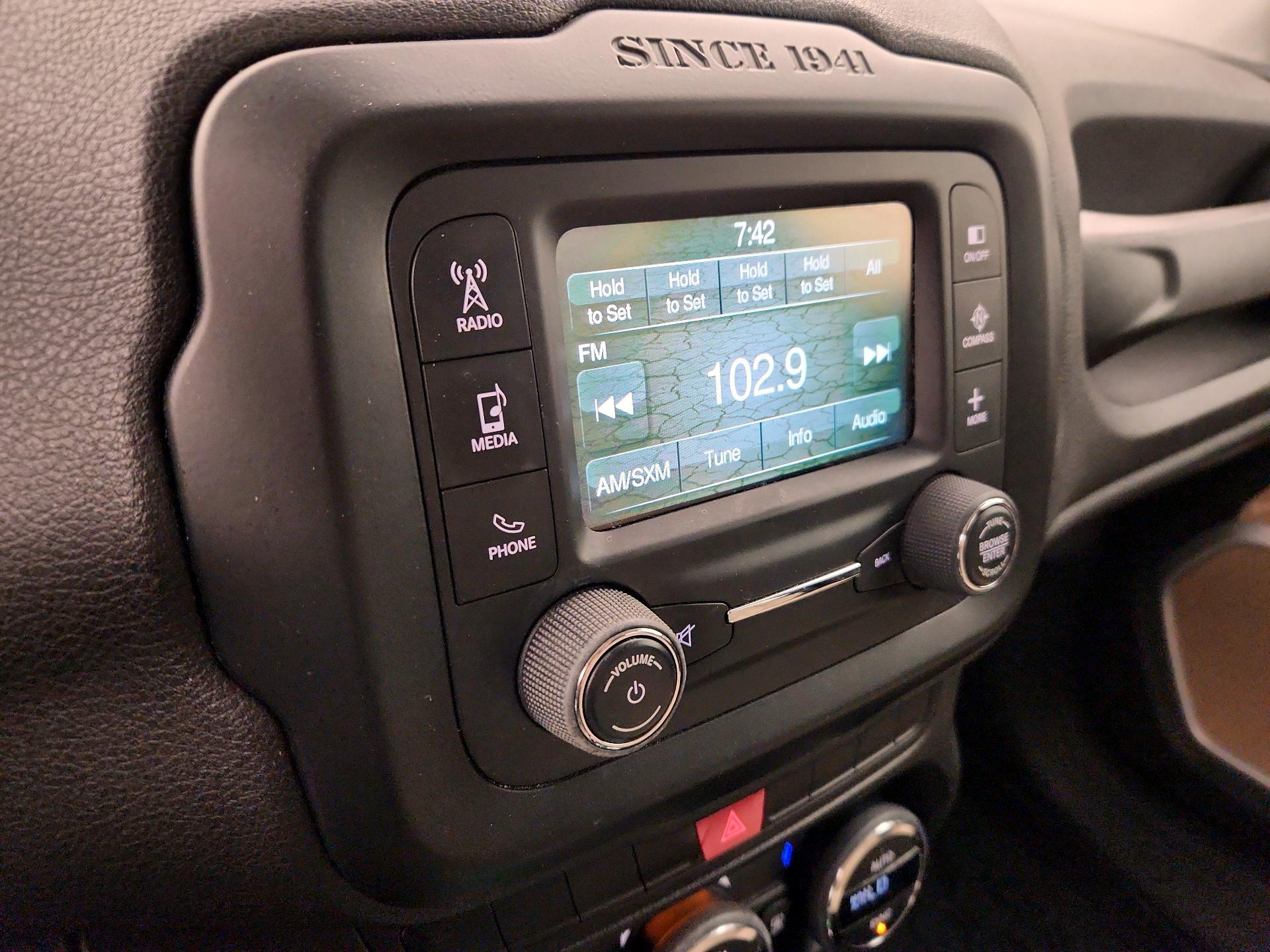 Thumbnail: 2015 Jeep Renegade - 15