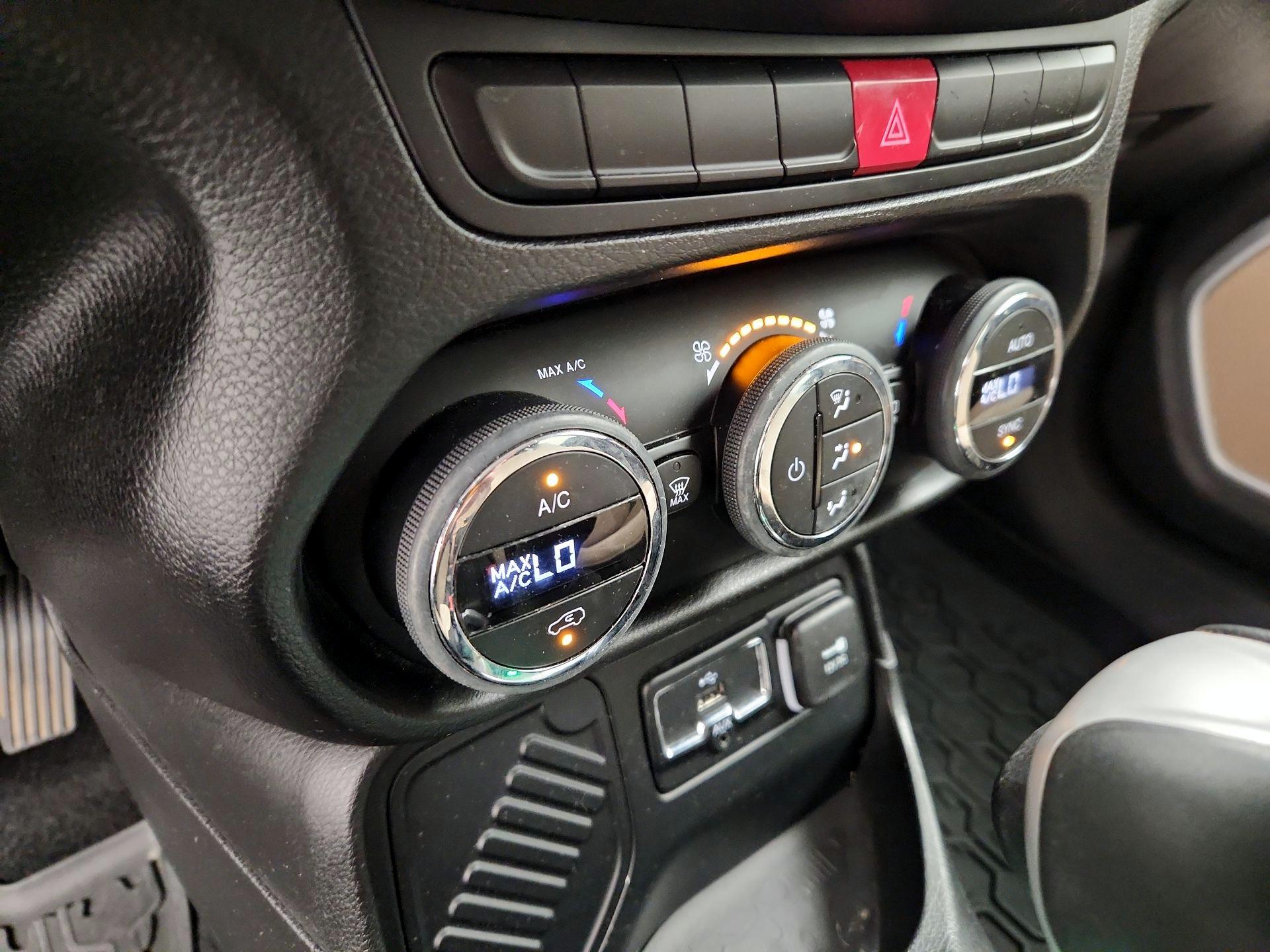 Thumbnail: 2015 Jeep Renegade - 16