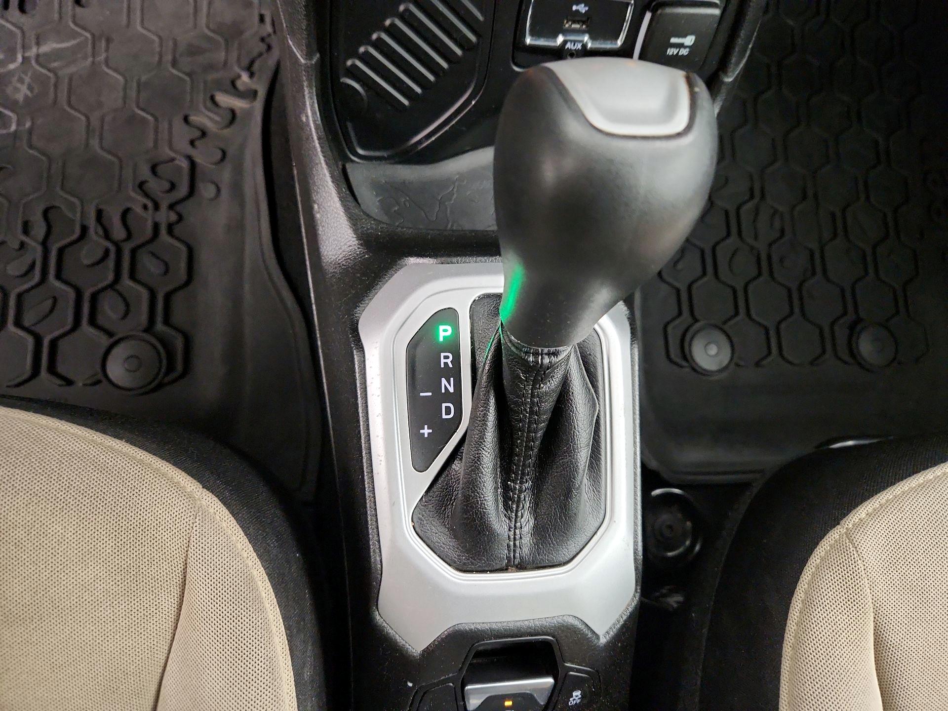 Thumbnail: 2015 Jeep Renegade - 17