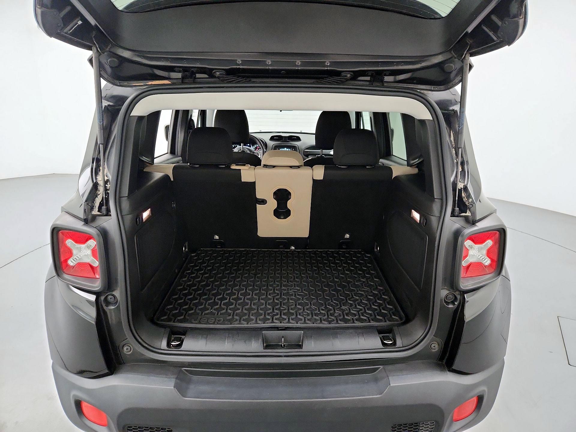 Thumbnail: 2015 Jeep Renegade - 20