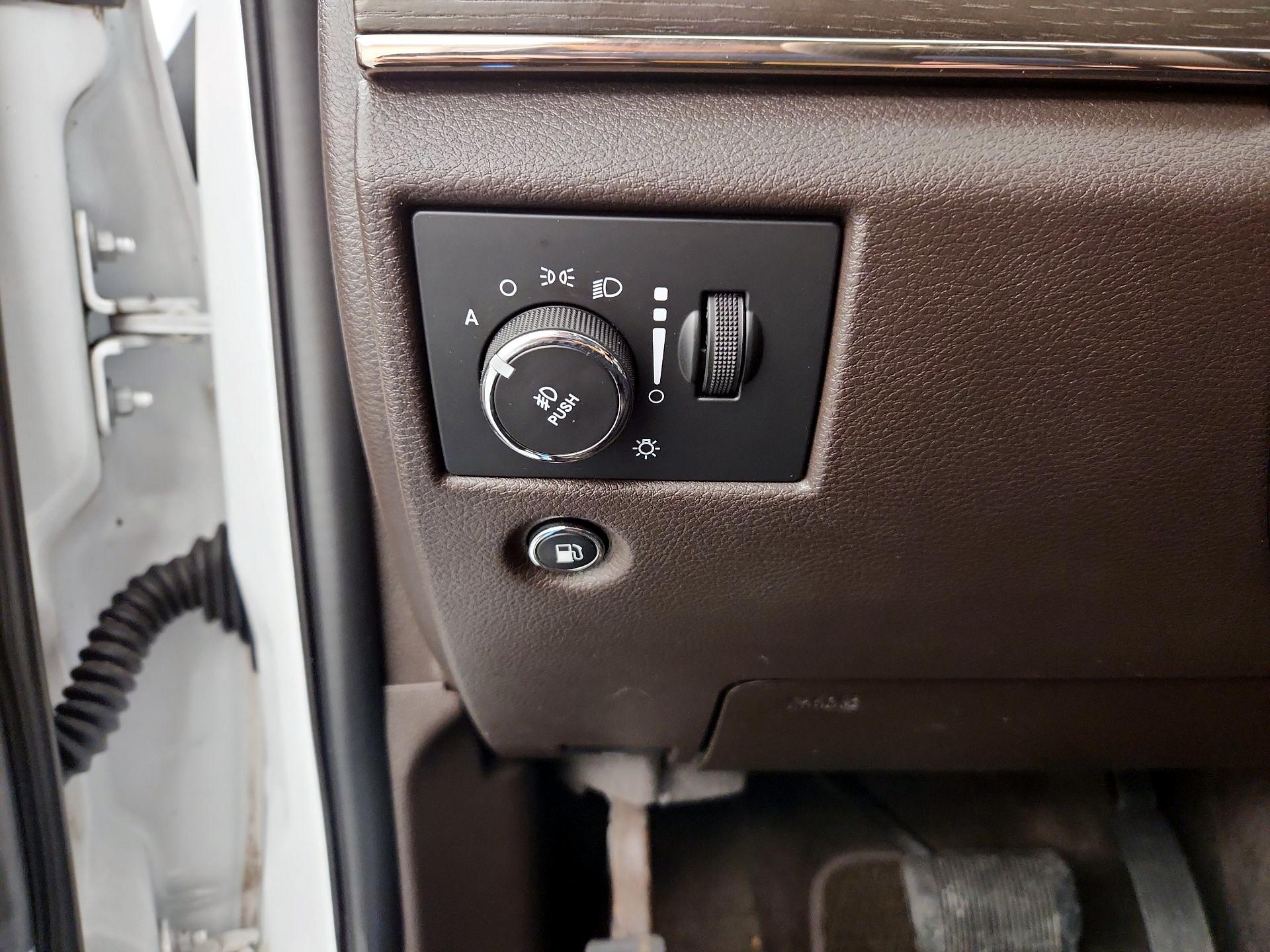 Thumbnail: 2015 Jeep Grand Cherokee - 13