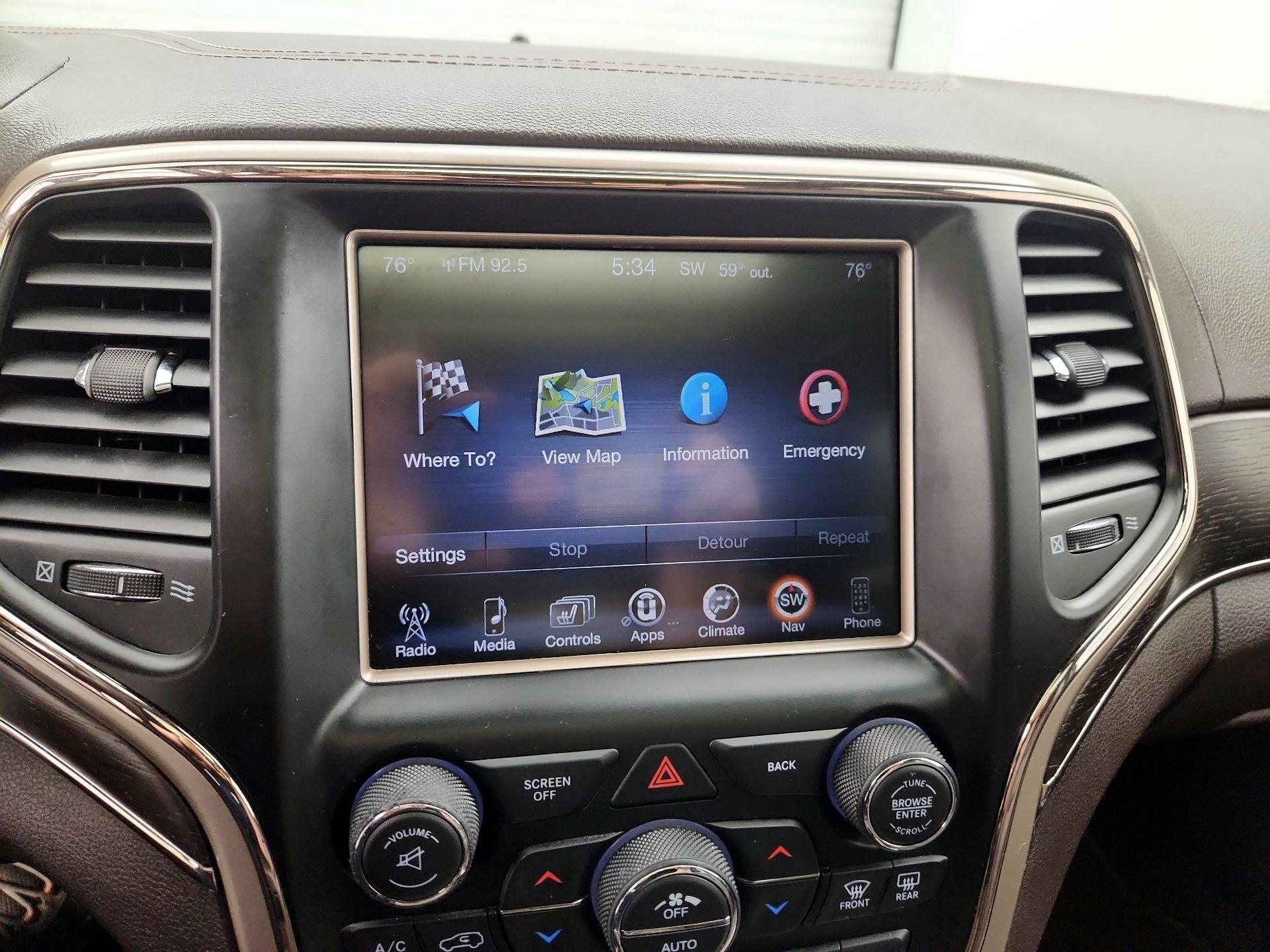 Thumbnail: 2015 Jeep Grand Cherokee - 14