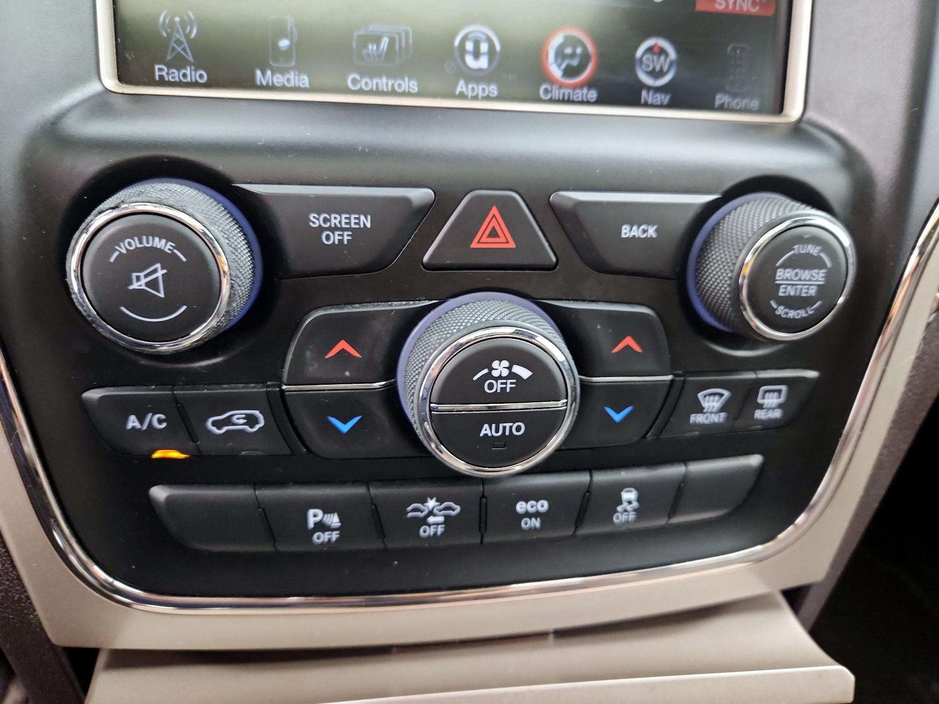 Thumbnail: 2015 Jeep Grand Cherokee - 17