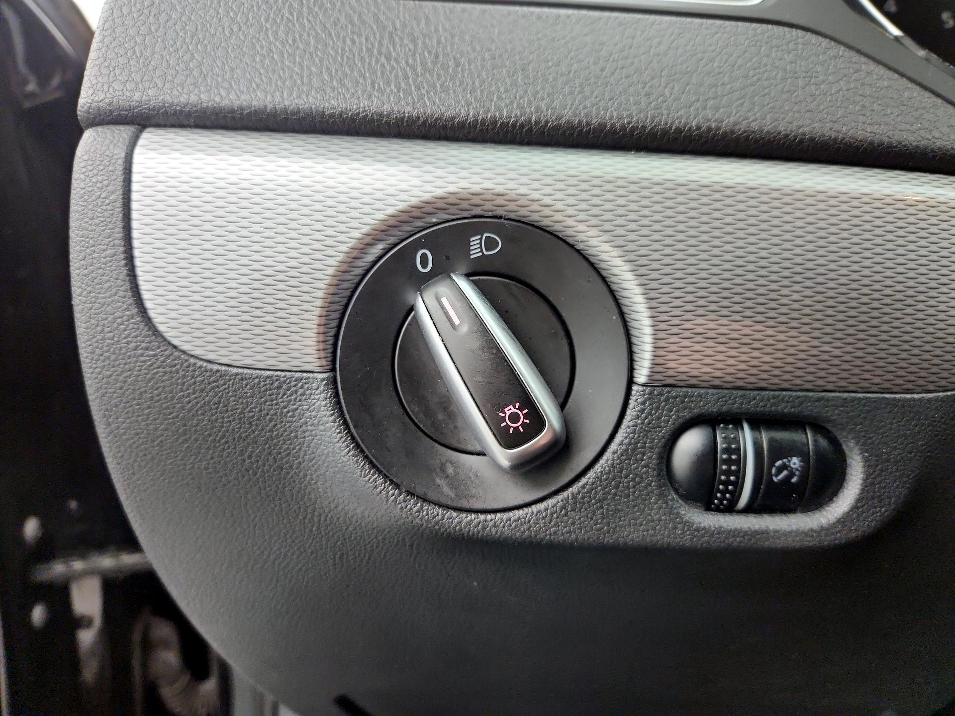 Thumbnail: 2017 Volkswagen Jetta - 13