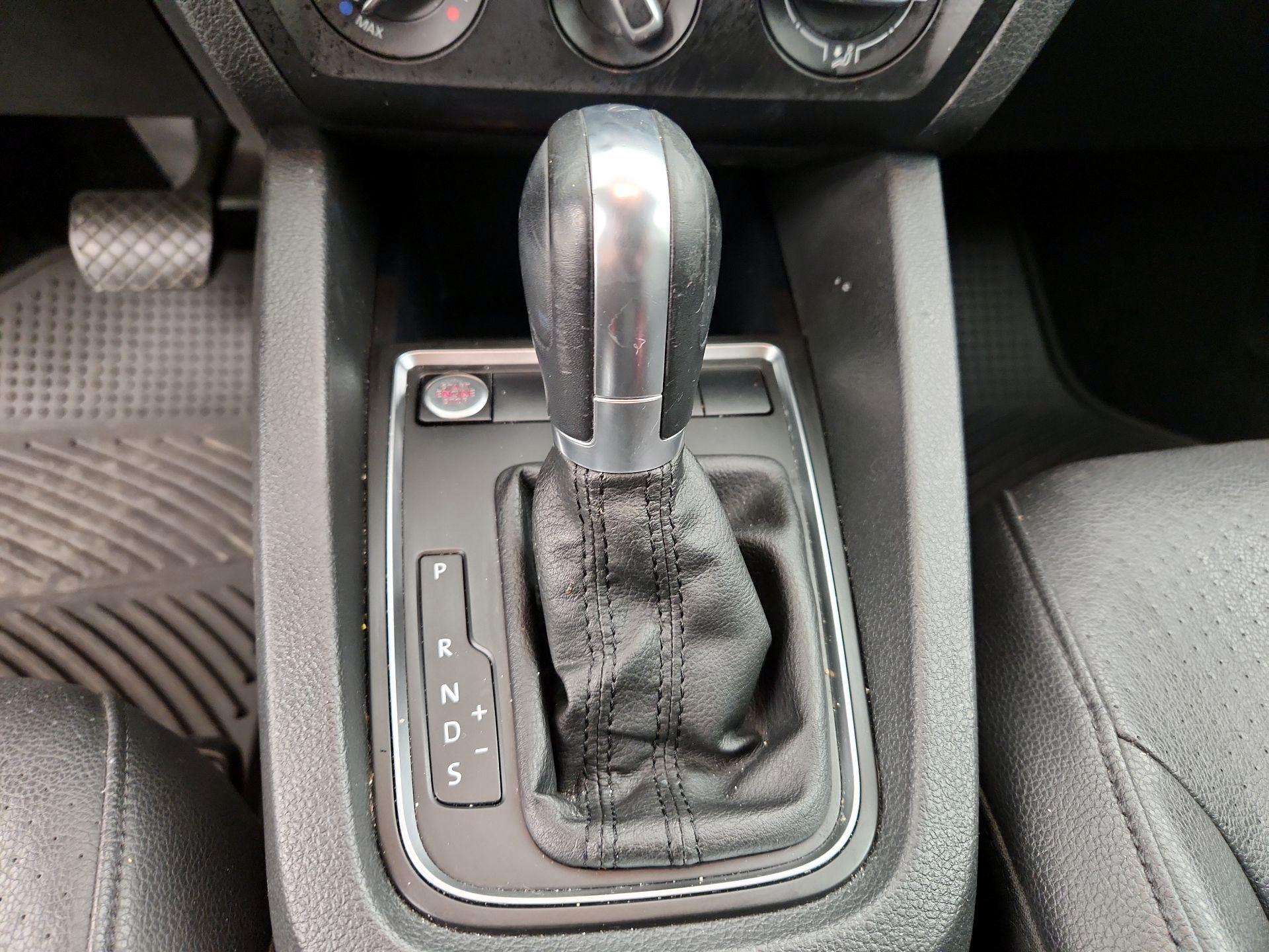 Thumbnail: 2017 Volkswagen Jetta - 17