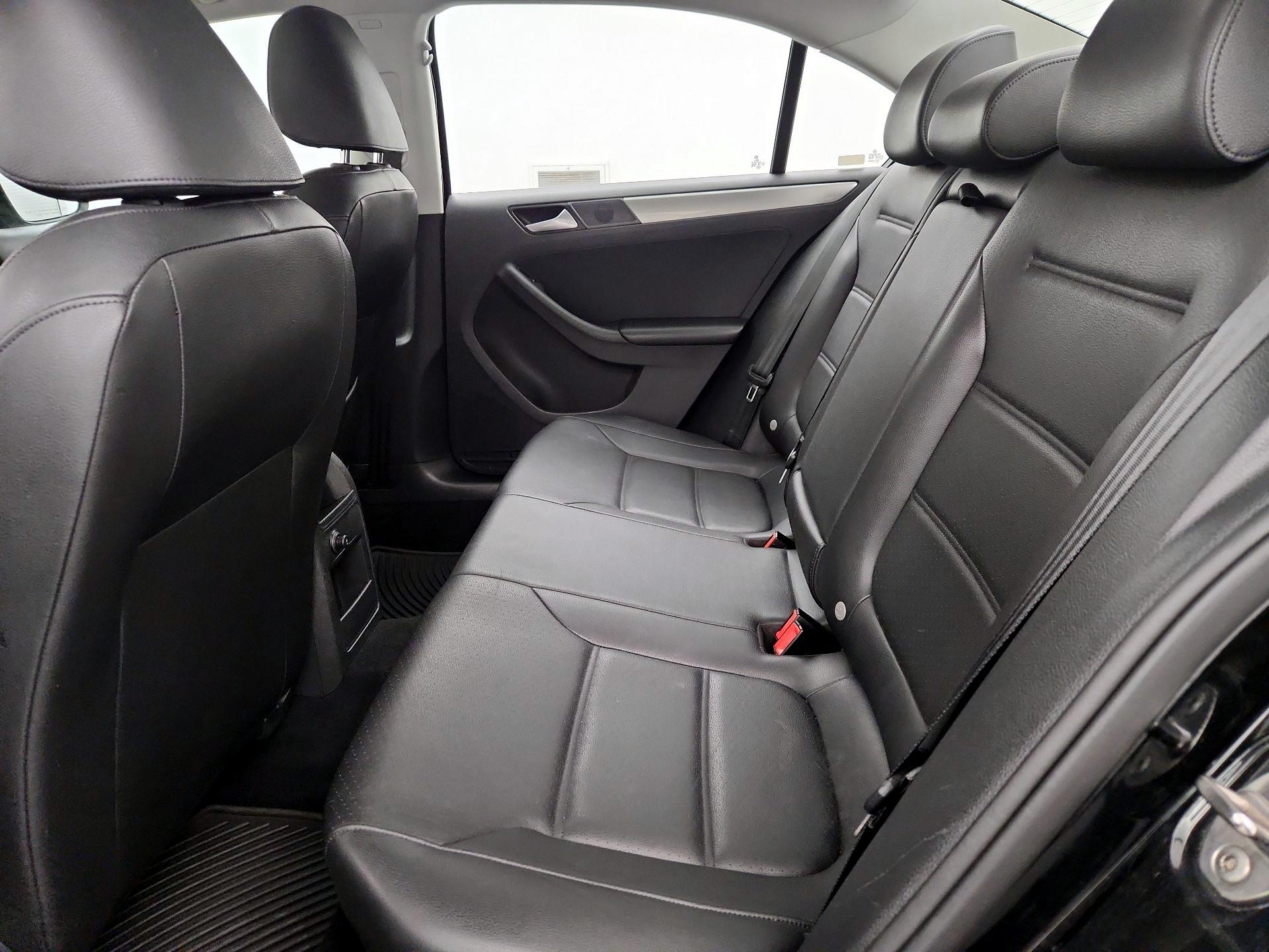 Thumbnail: 2017 Volkswagen Jetta - 20