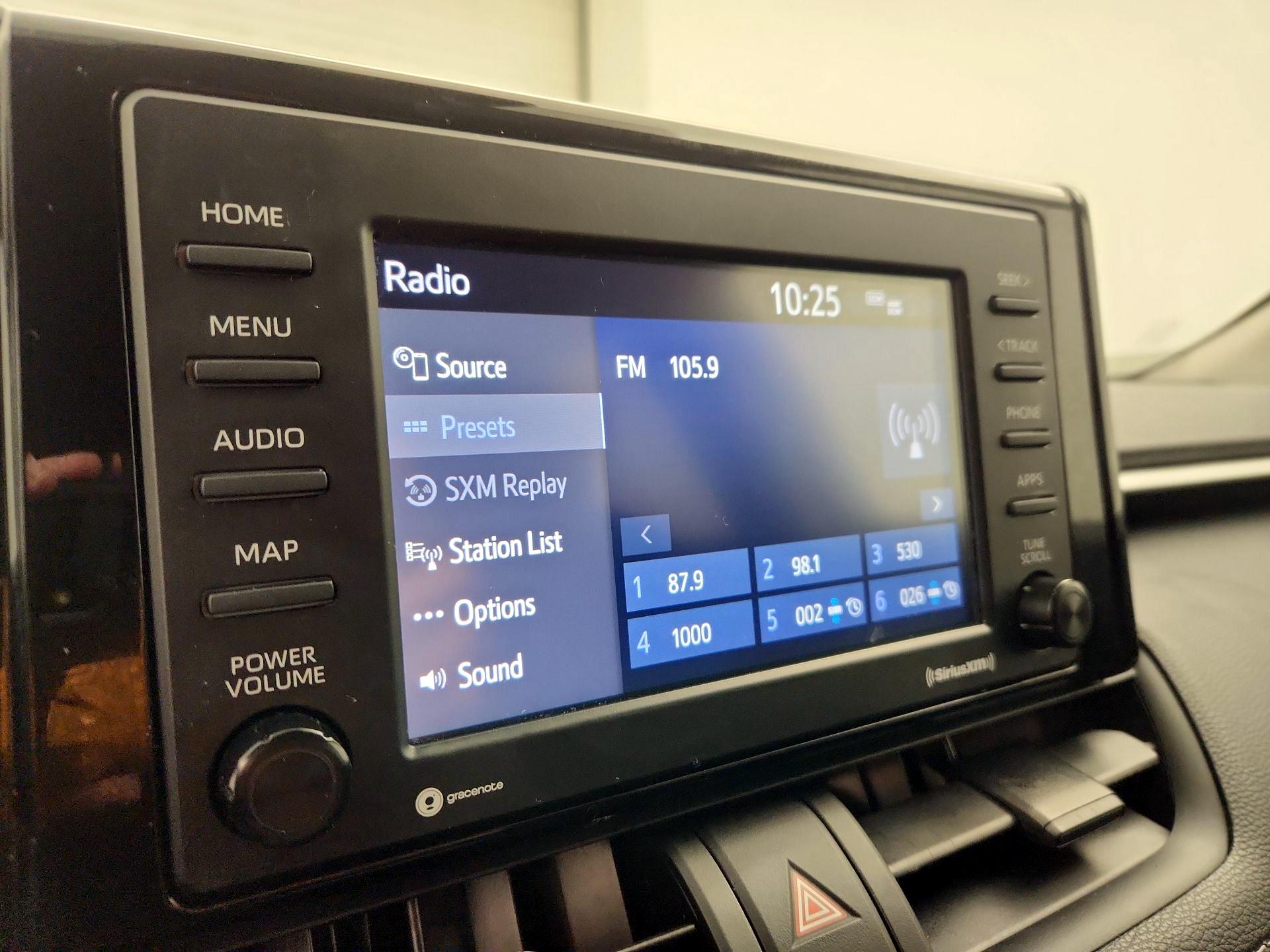 Thumbnail: 2021 Toyota RAV4 - 15