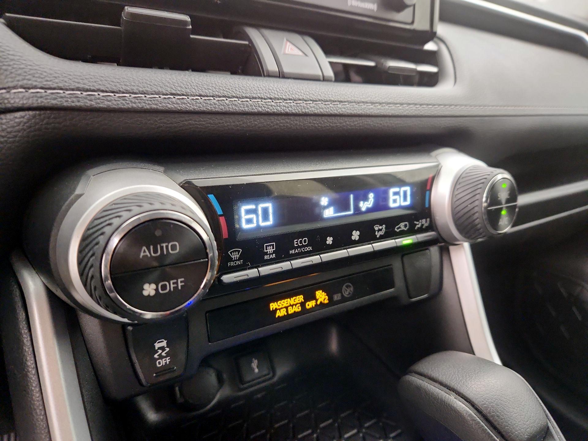 Thumbnail: 2021 Toyota RAV4 - 16