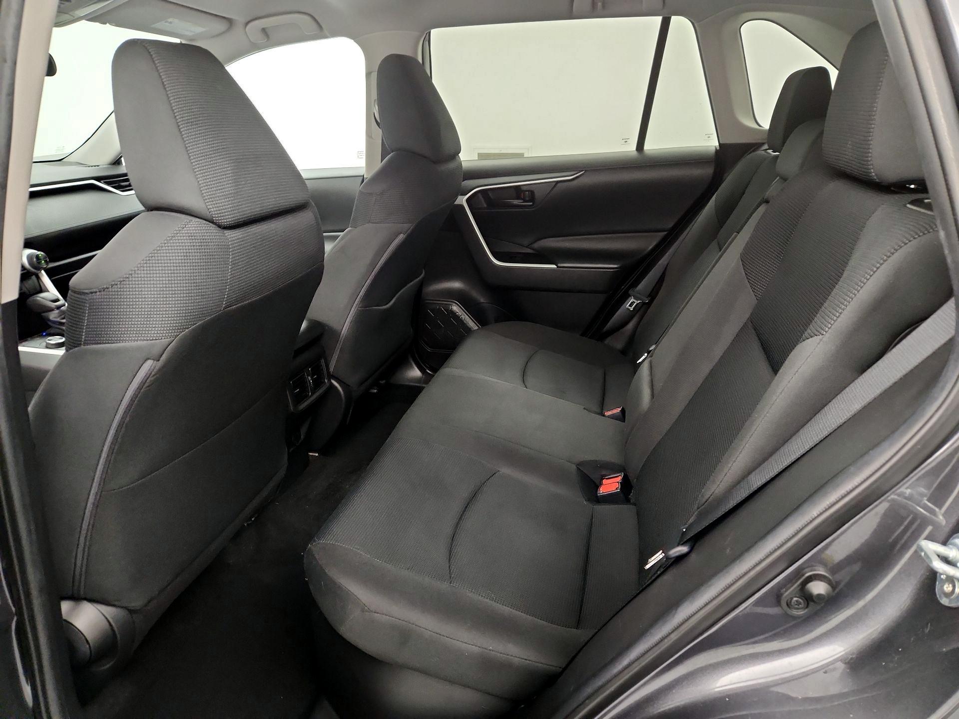 Thumbnail: 2021 Toyota RAV4 - 19