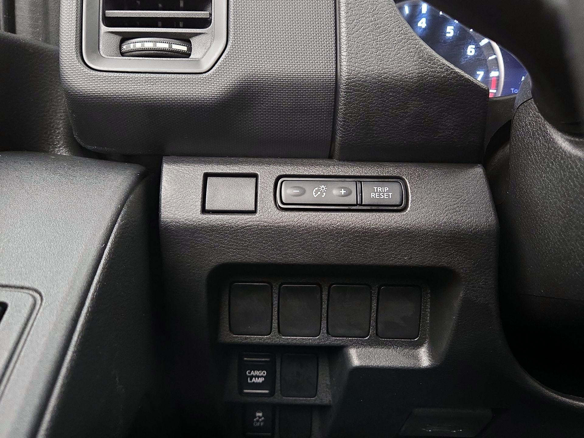 Thumbnail: 2022 Nissan Frontier - 13