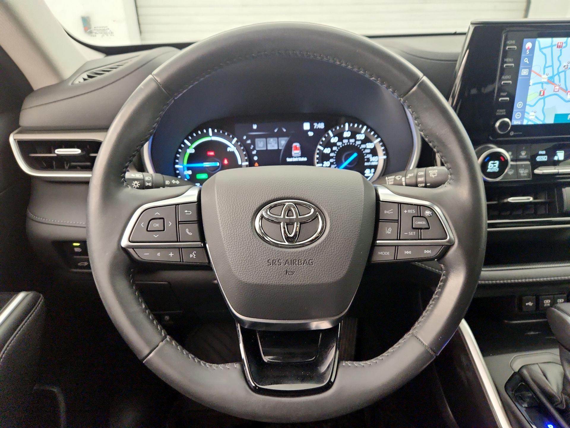 Thumbnail: 2021 Toyota Highlander - 10