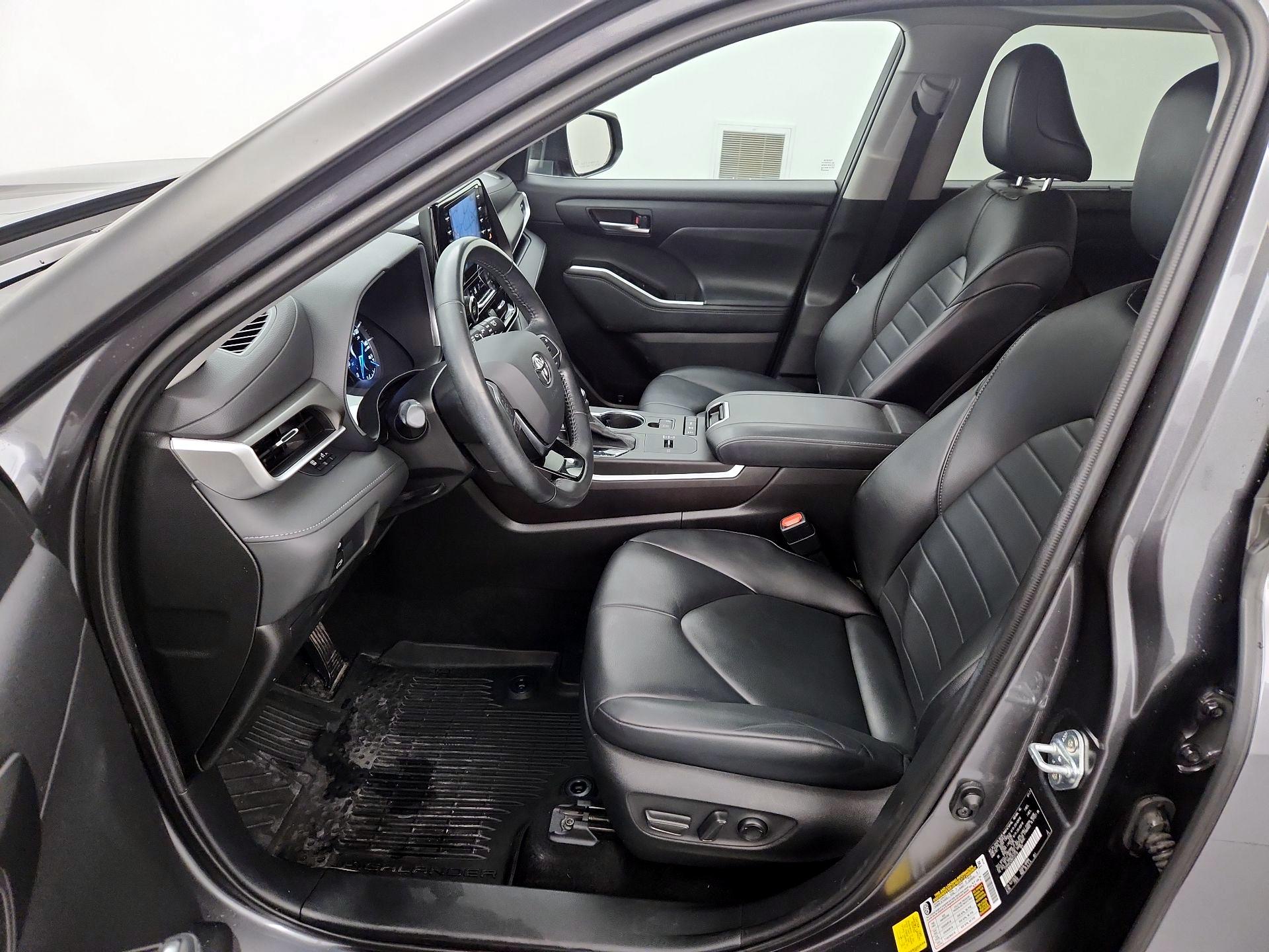 Thumbnail: 2021 Toyota Highlander - 11