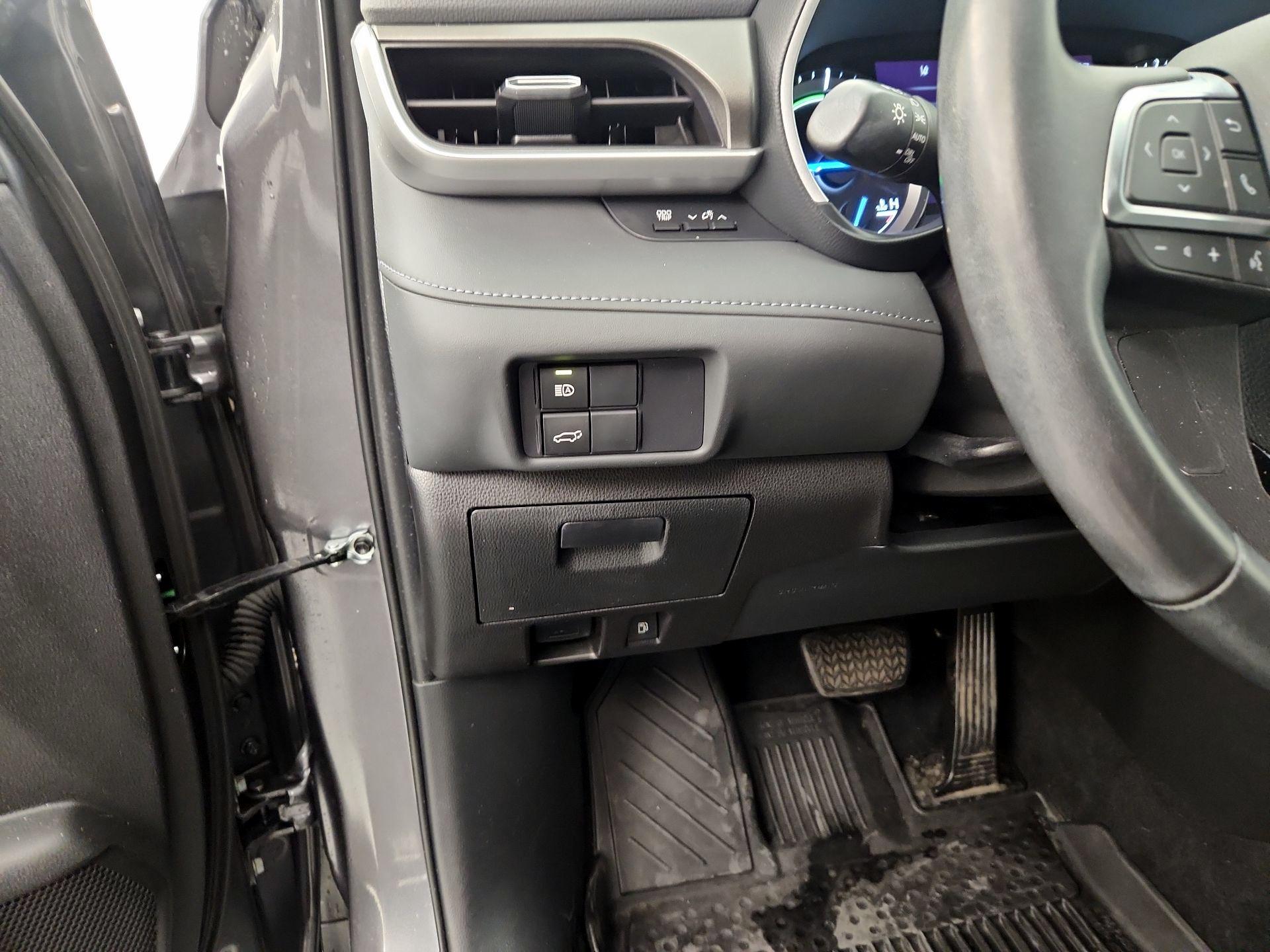 Thumbnail: 2021 Toyota Highlander - 13