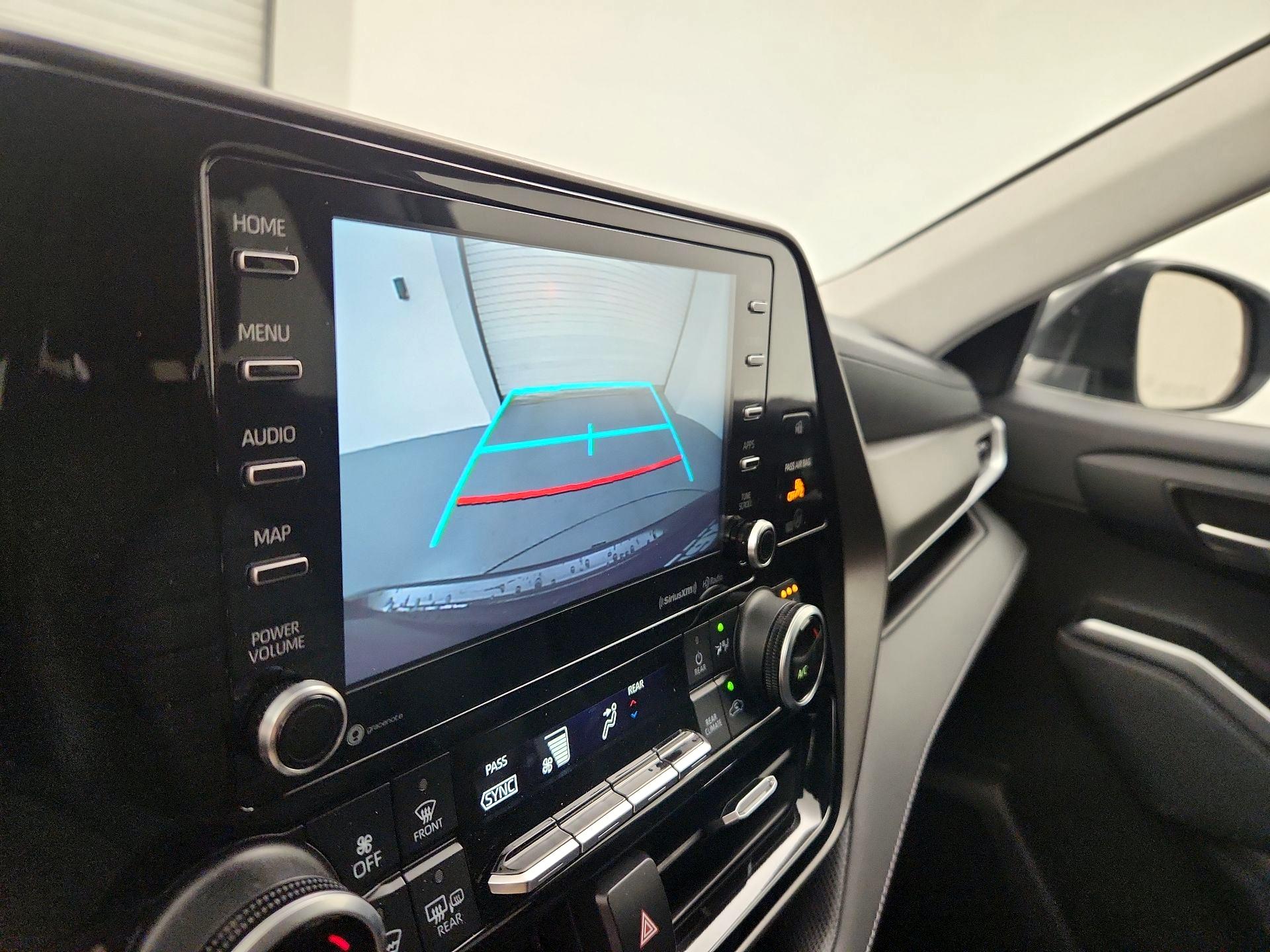 Thumbnail: 2021 Toyota Highlander - 15