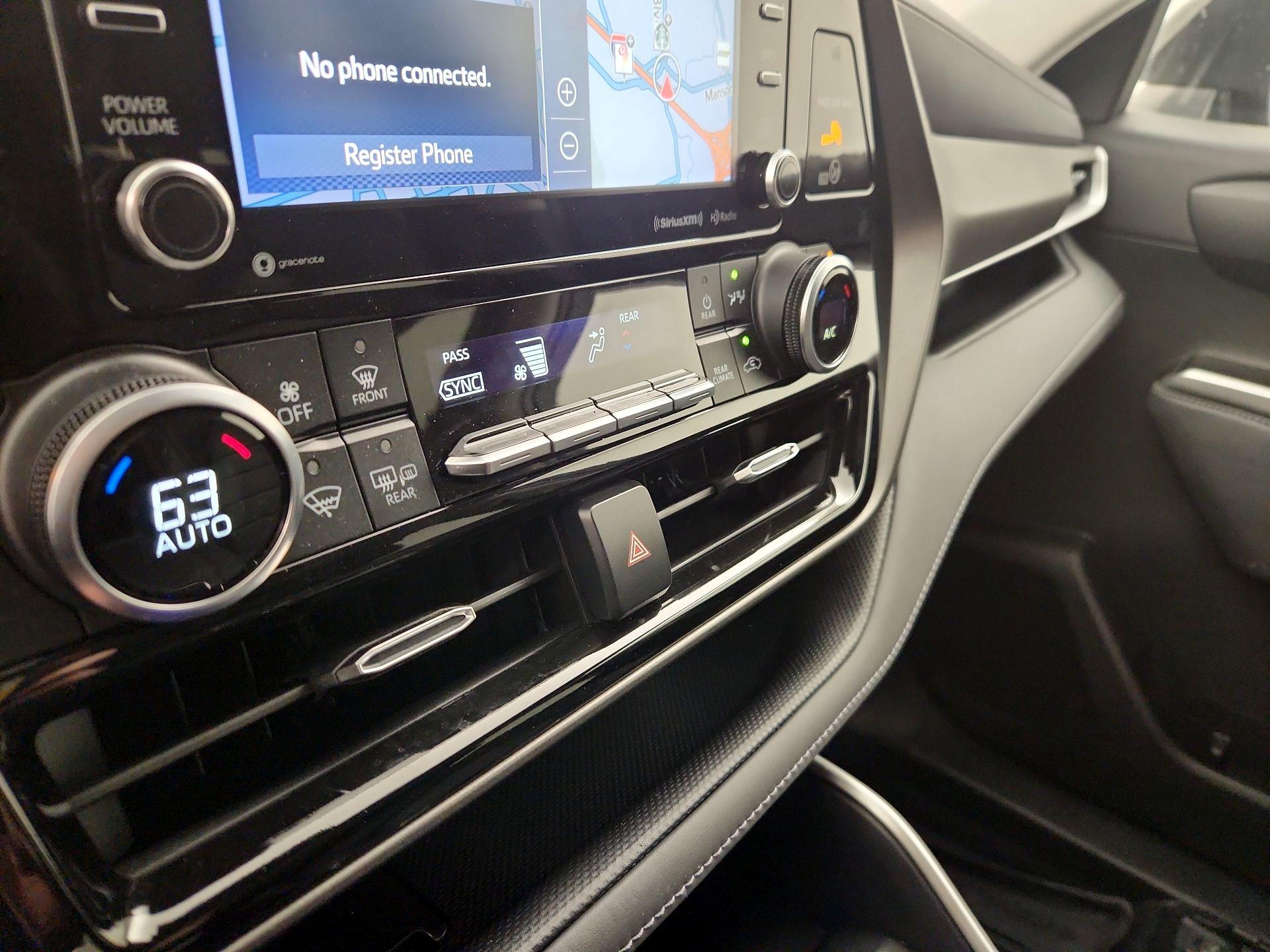 Thumbnail: 2021 Toyota Highlander - 17