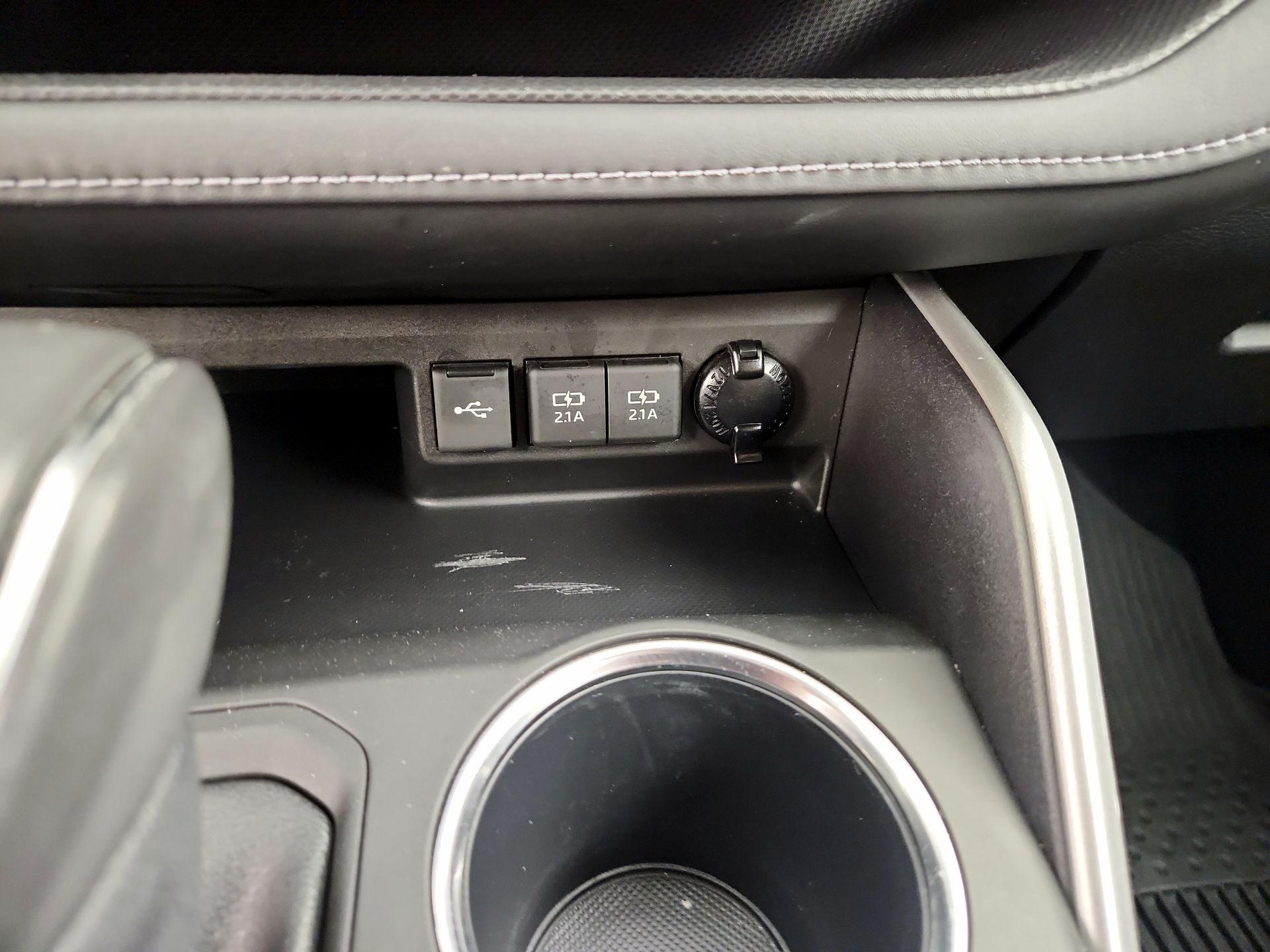 Thumbnail: 2021 Toyota Highlander - 19