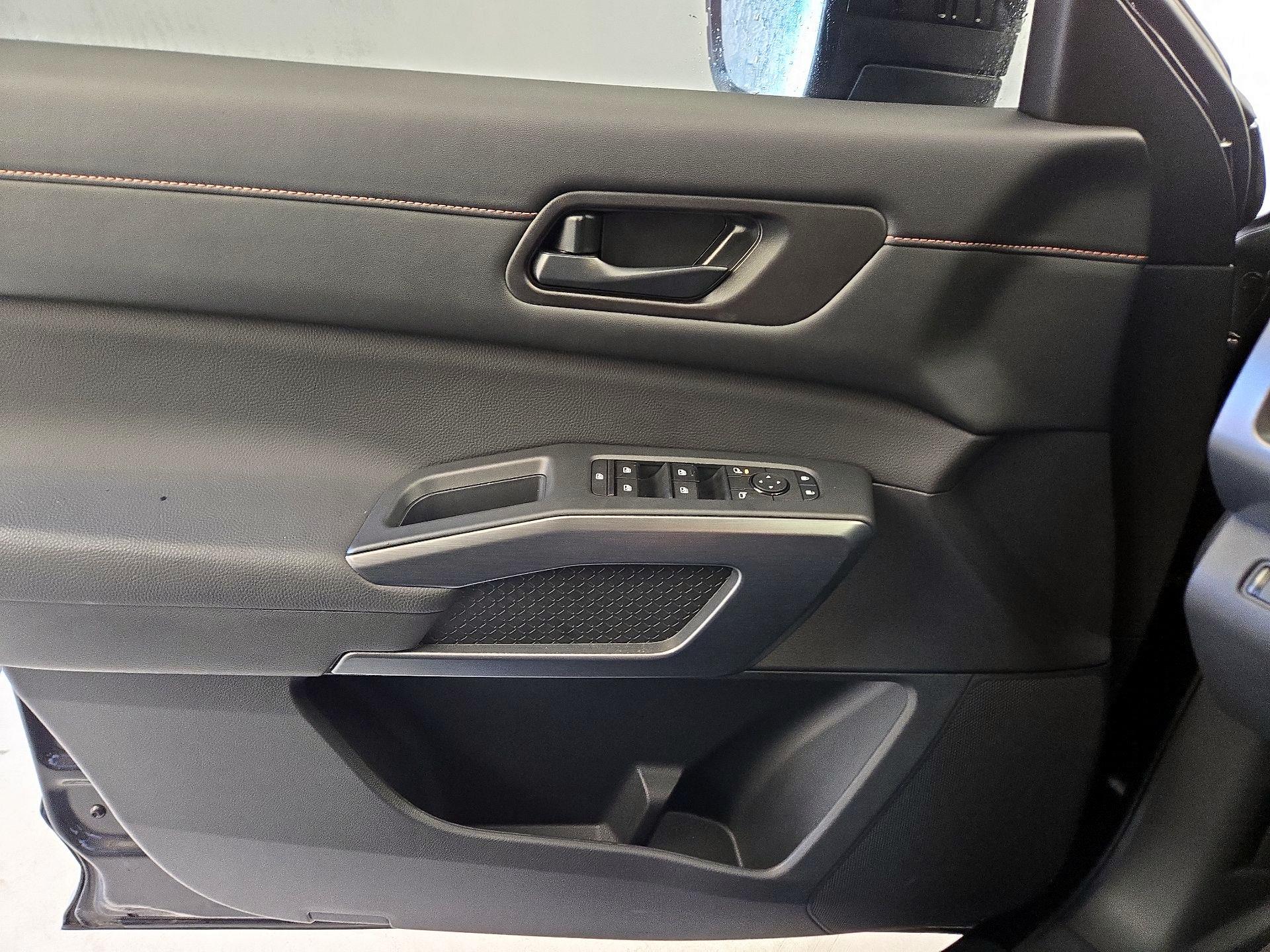 Thumbnail: 2025 Nissan Pathfinder - 12