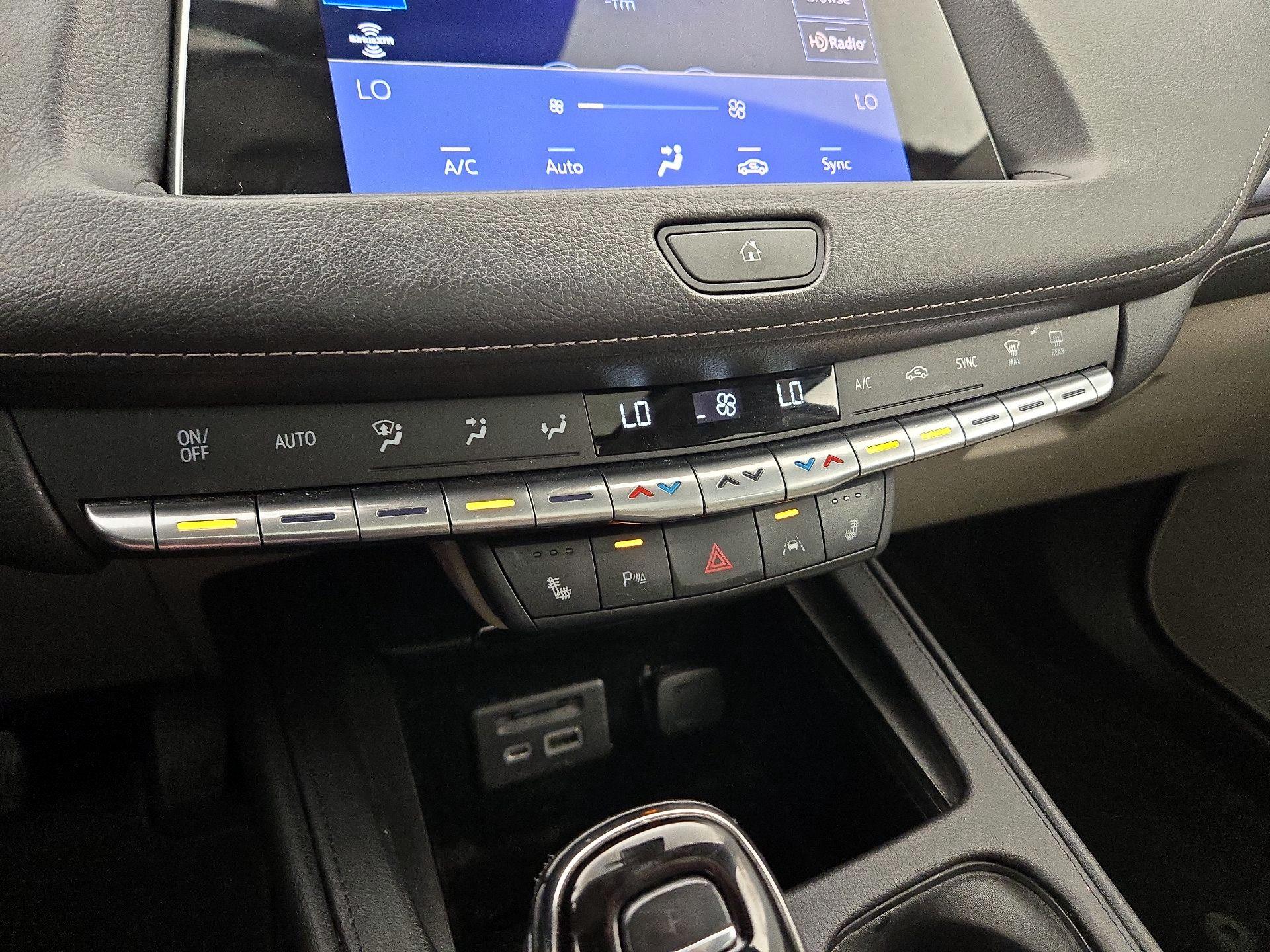 Thumbnail: 2023 Cadillac XT4 - 17