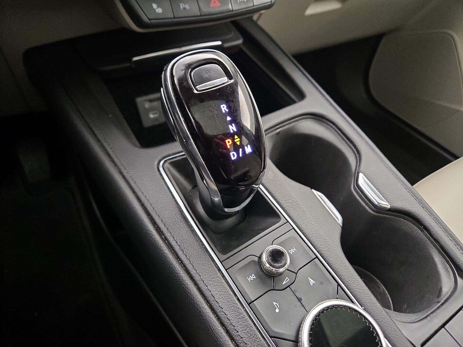 Thumbnail: 2023 Cadillac XT4 - 18