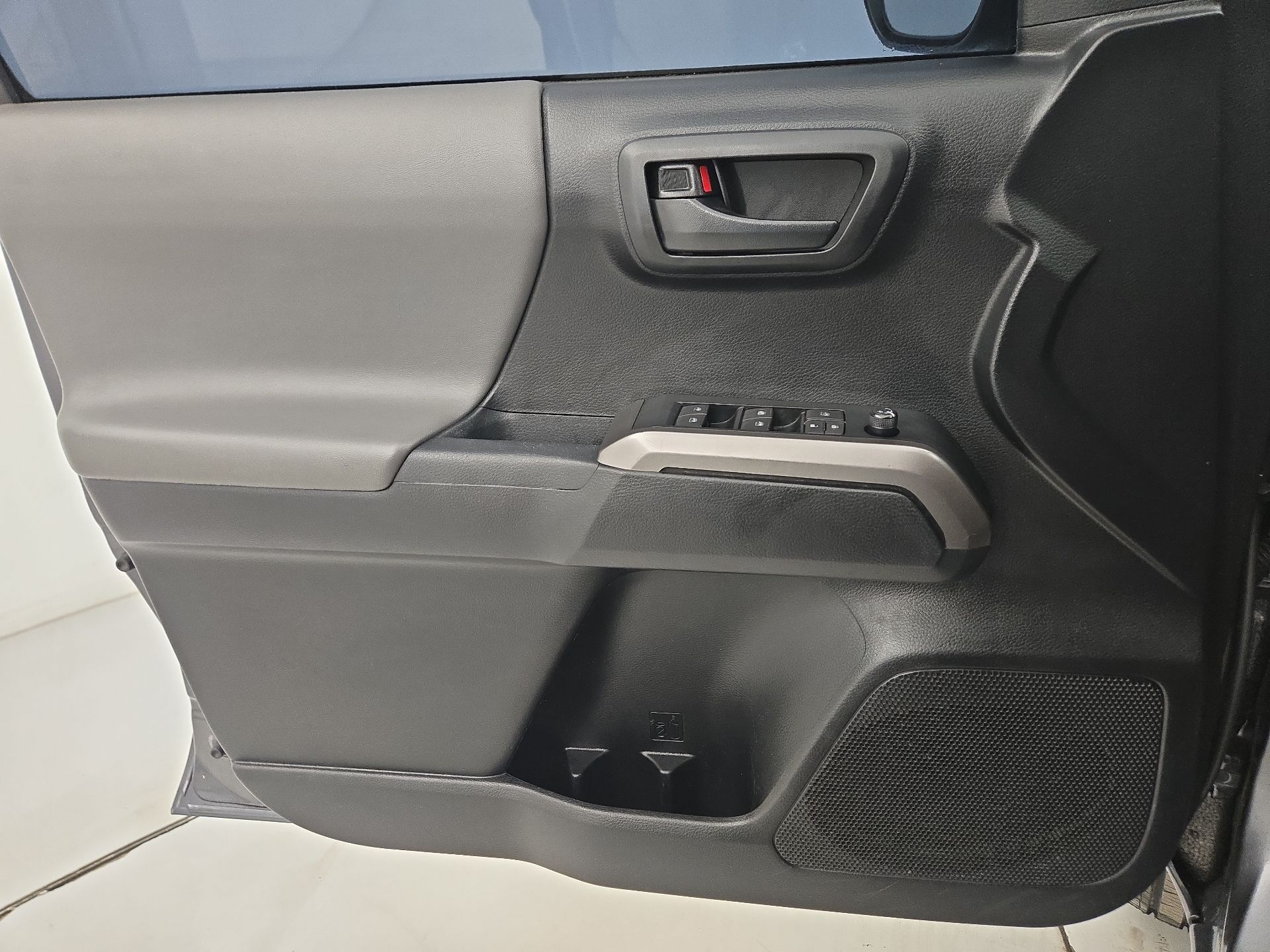 Thumbnail: 2022 Toyota Tacoma - 12