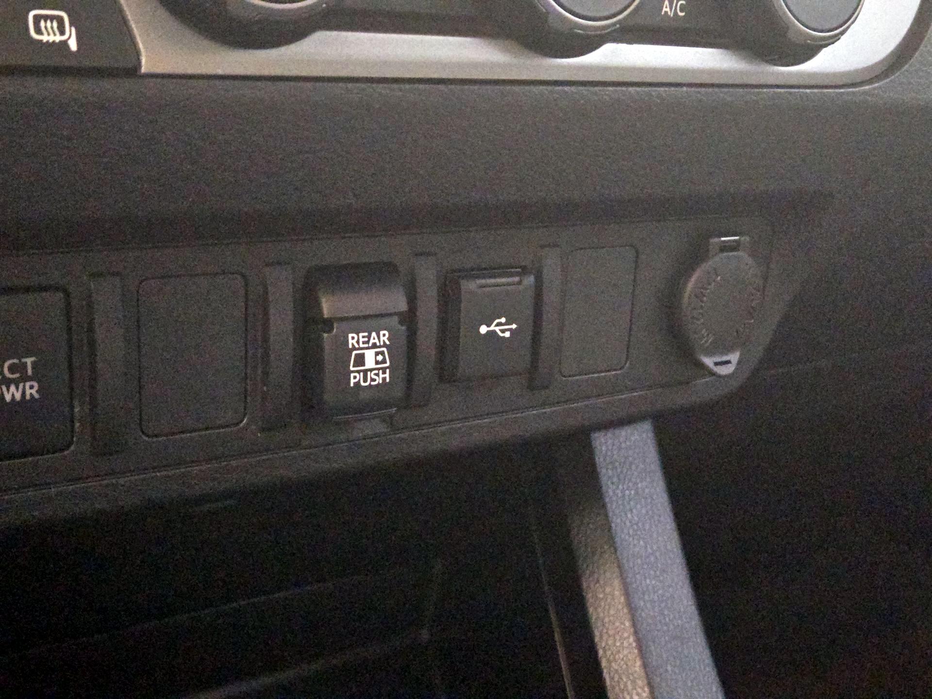 Thumbnail: 2022 Toyota Tacoma - 18