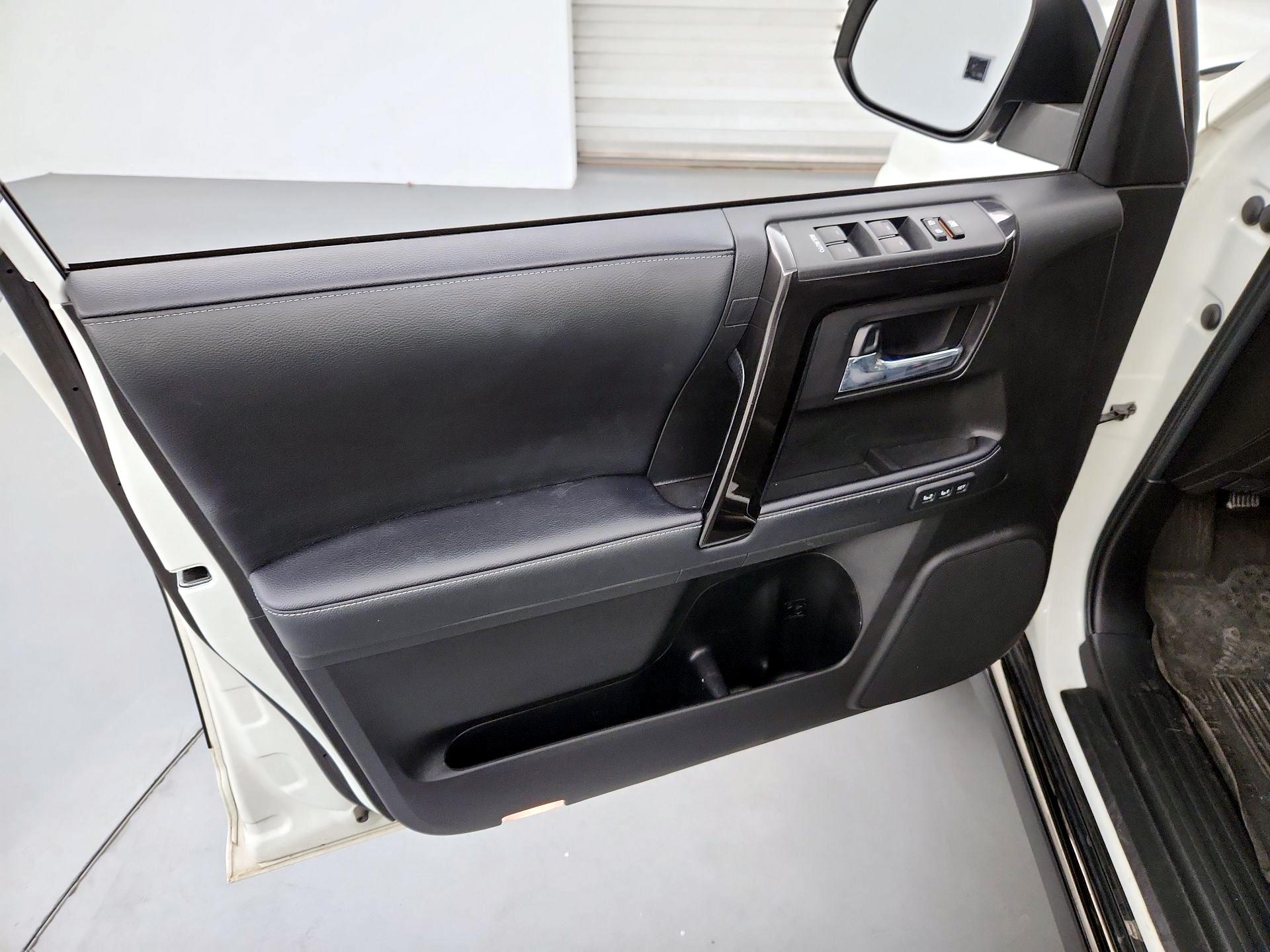 Thumbnail: 2021 Toyota 4Runner - 12