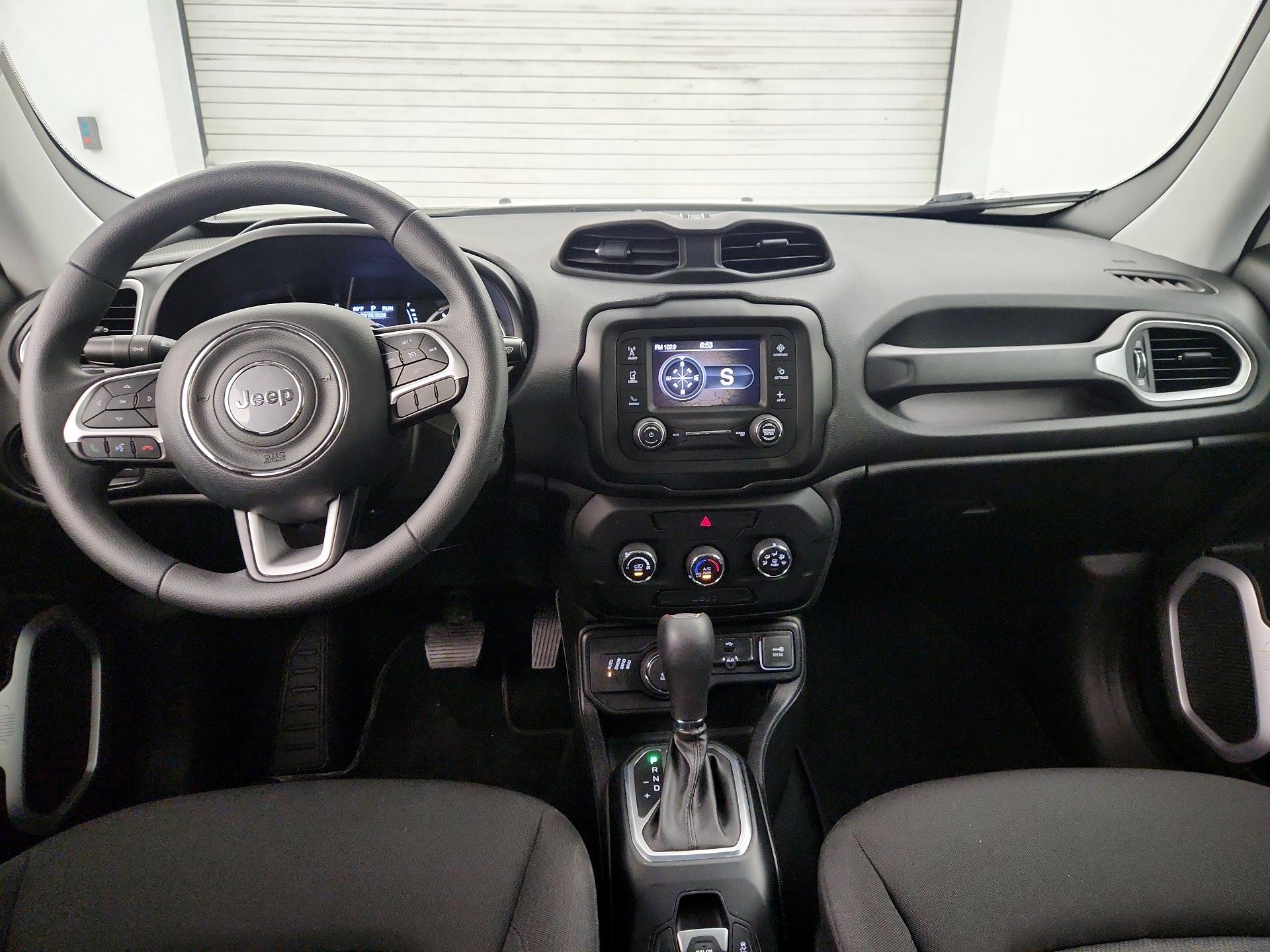 Thumbnail: 2018 Jeep Renegade - 9