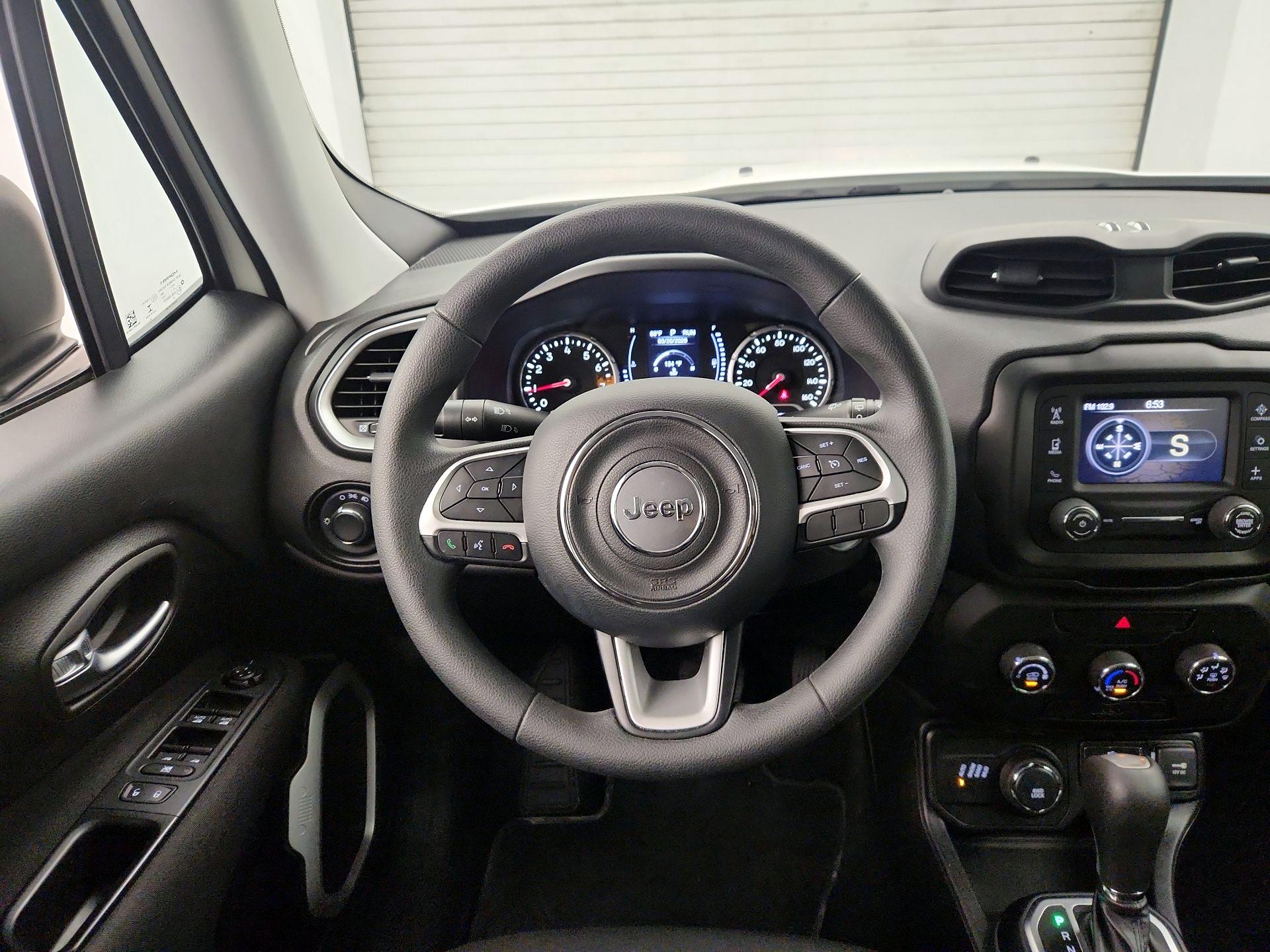 Thumbnail: 2018 Jeep Renegade - 10