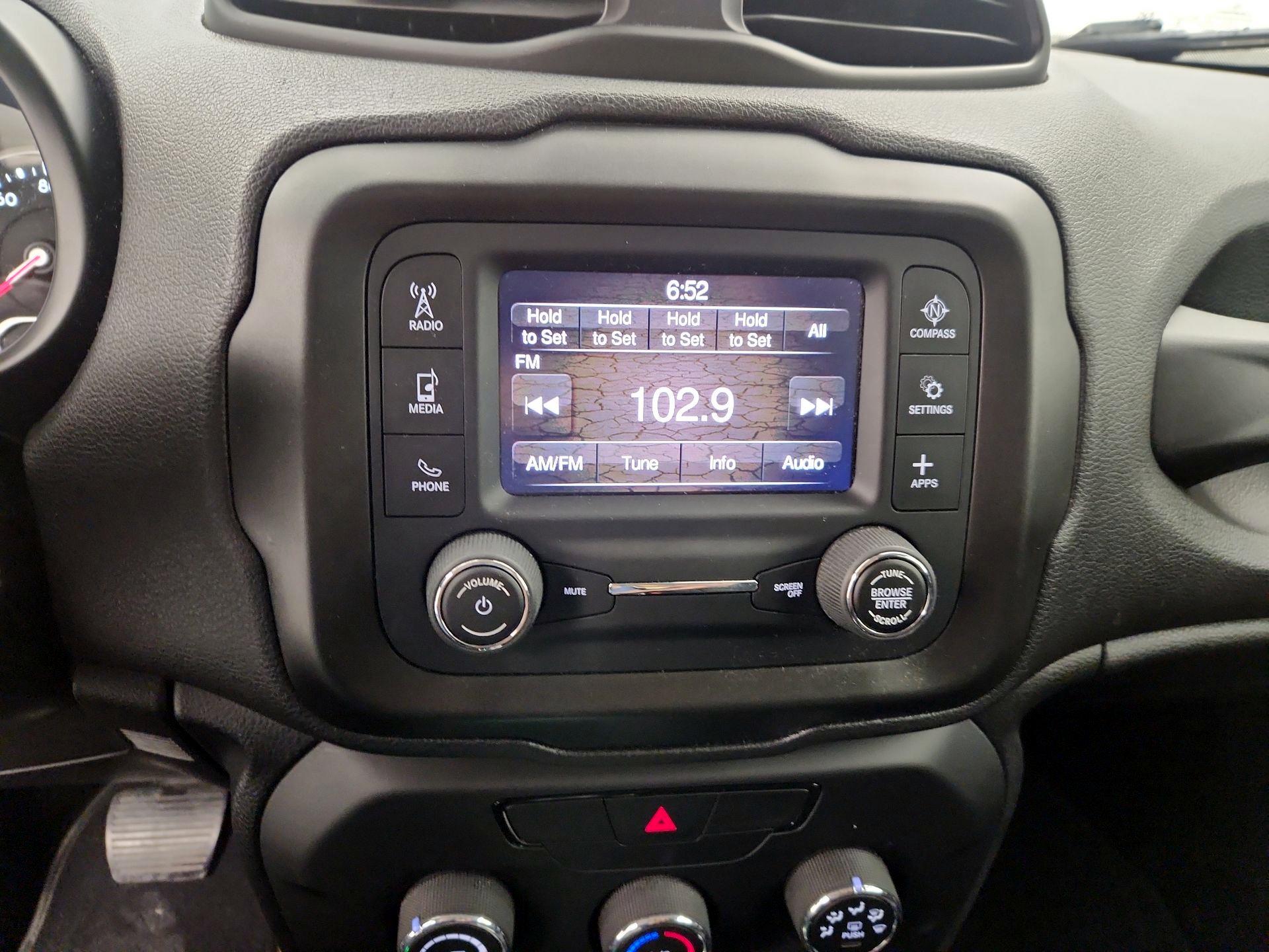 Thumbnail: 2018 Jeep Renegade - 15