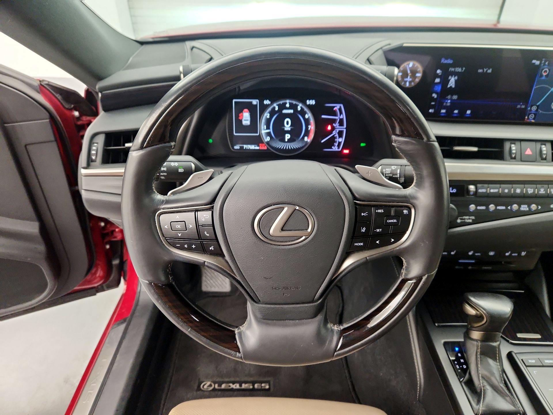 Thumbnail: 2019 Lexus ES - 10