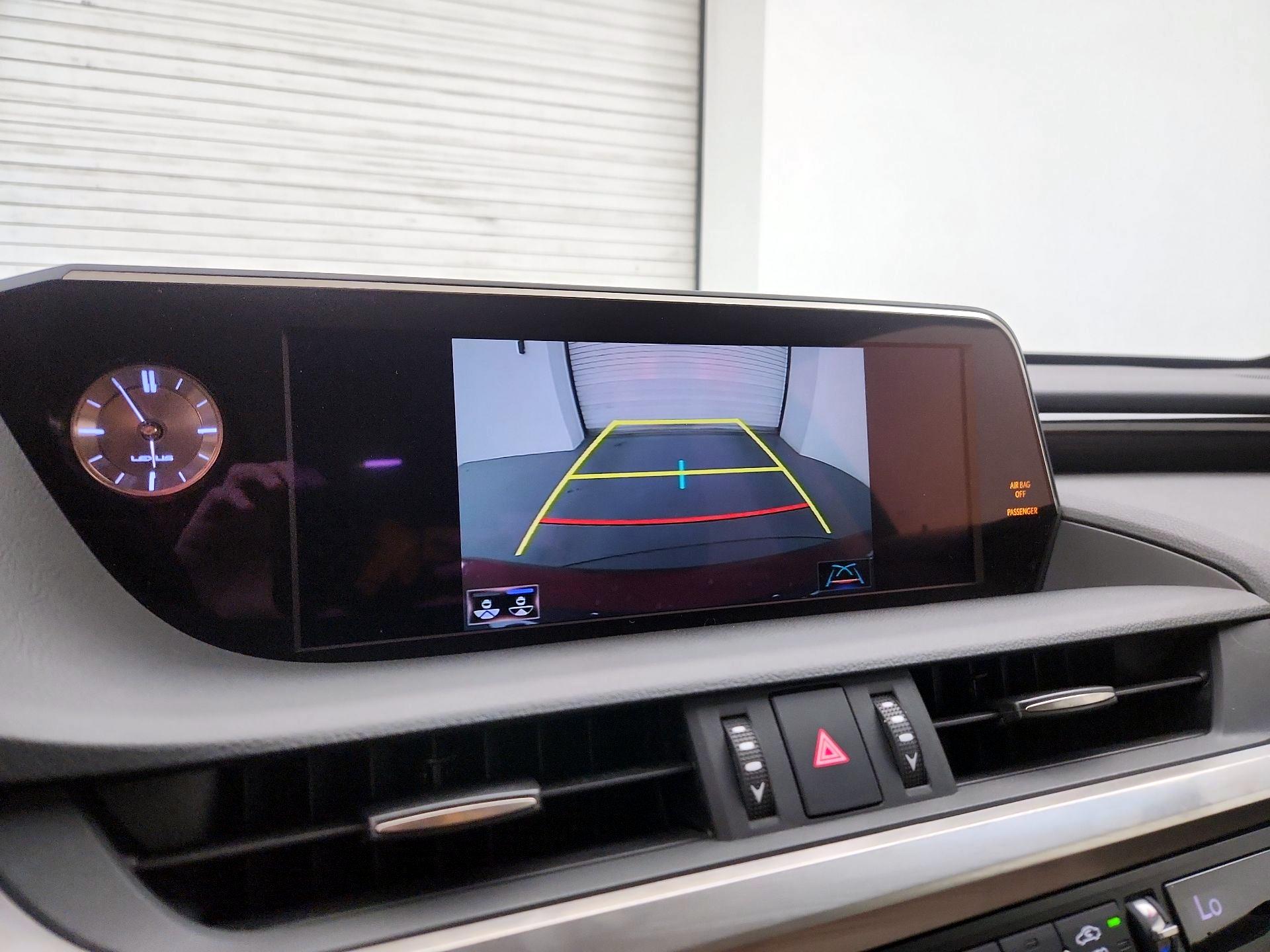 Thumbnail: 2019 Lexus ES - 14