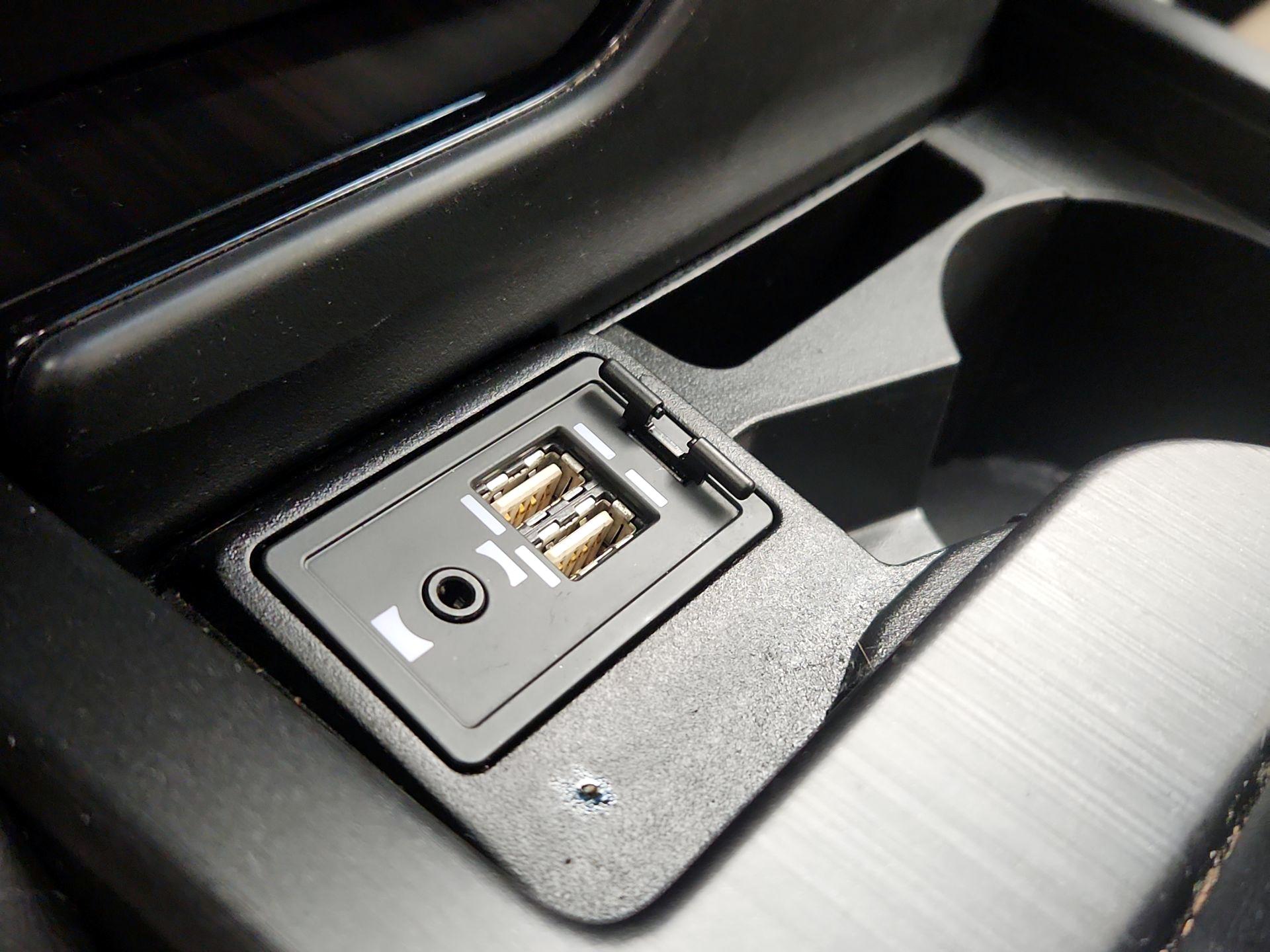 Thumbnail: 2019 Lexus ES - 18