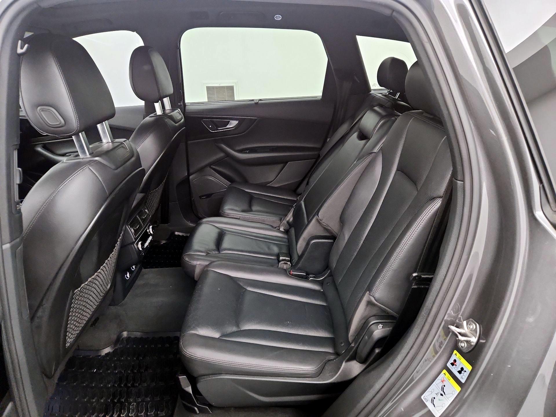 Thumbnail: 2019 Audi Q7 - 19