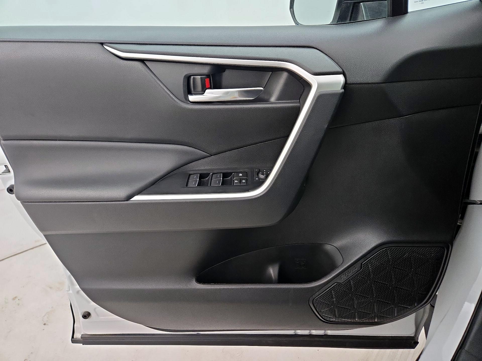 Thumbnail: 2024 Toyota RAV4 - 12