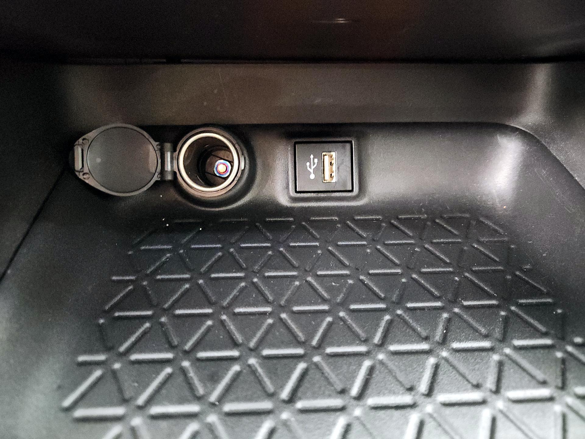 Thumbnail: 2023 Toyota RAV4 - 18