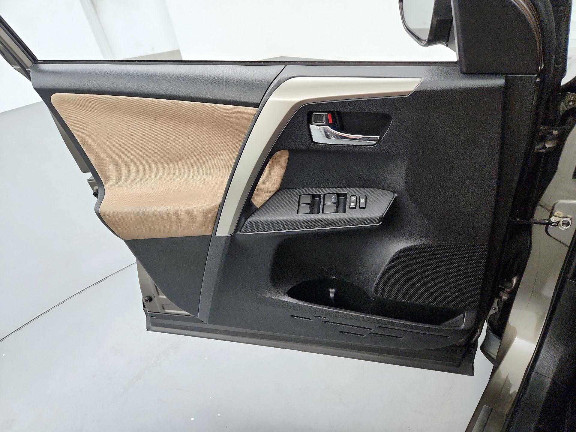 Thumbnail: 2014 Toyota RAV4 - 12