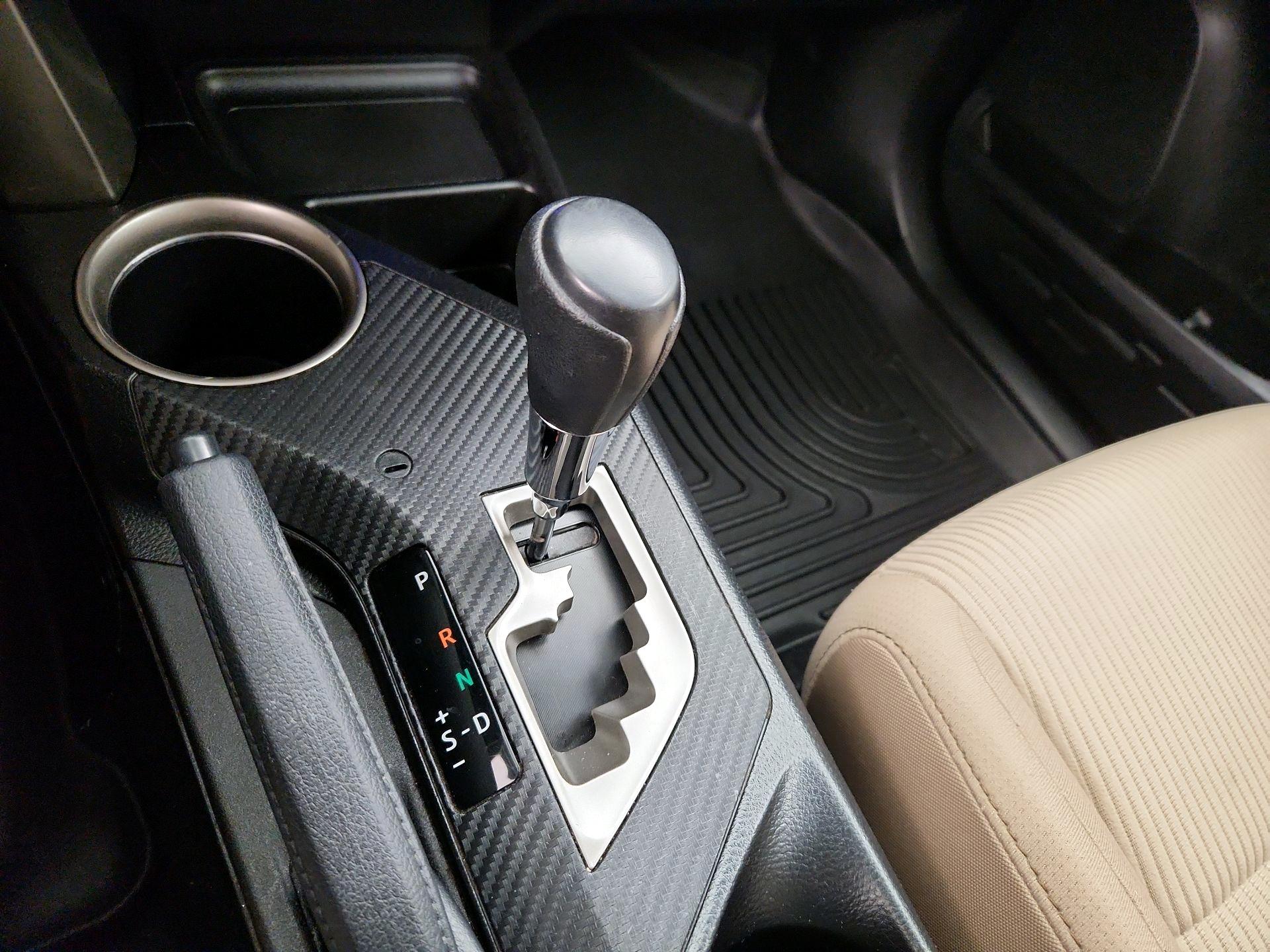 Thumbnail: 2014 Toyota RAV4 - 17