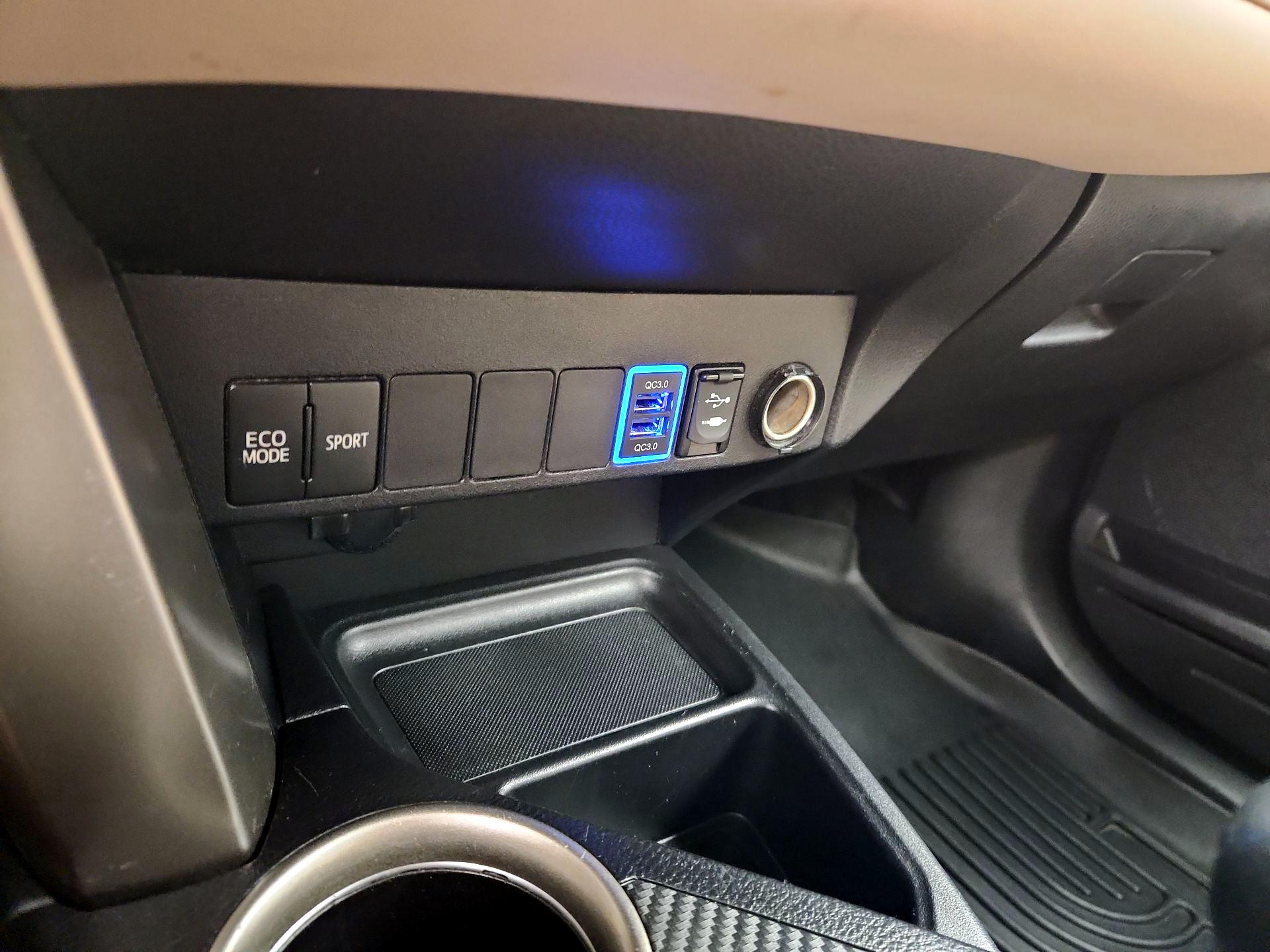 Thumbnail: 2014 Toyota RAV4 - 18