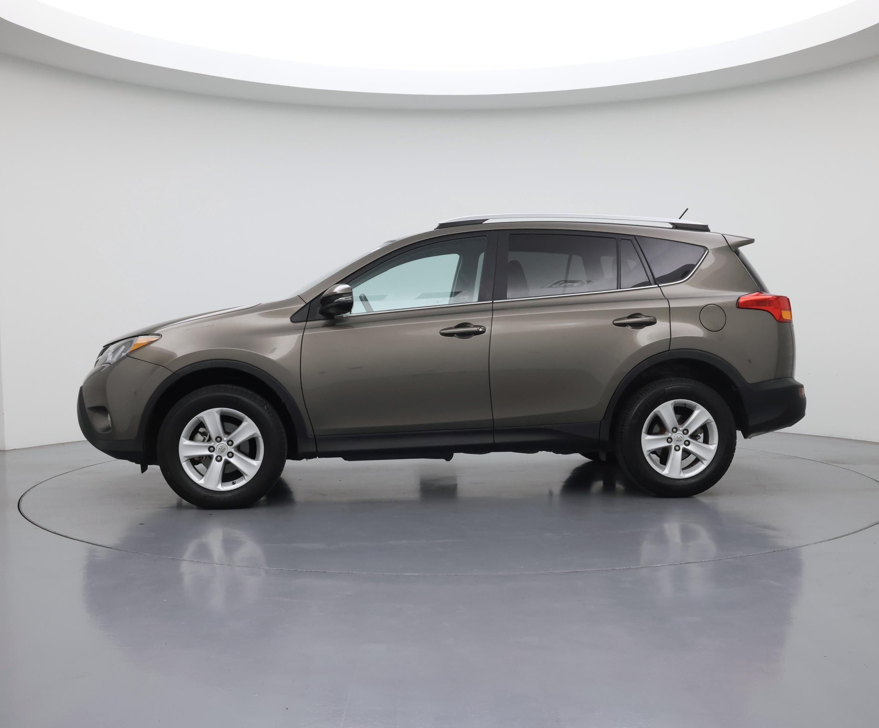 Thumbnail: 2014 Toyota RAV4 - 3