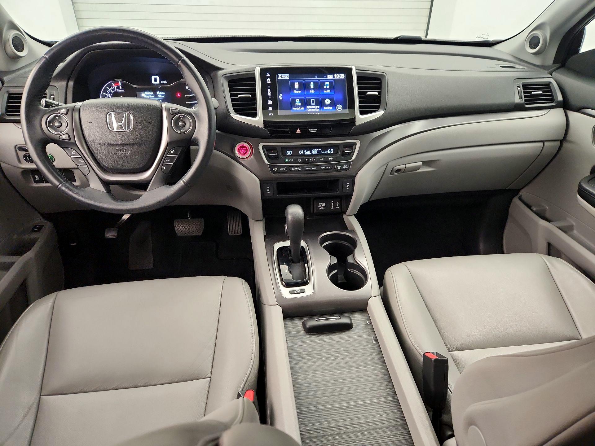 Thumbnail: 2017 Honda Pilot - 9