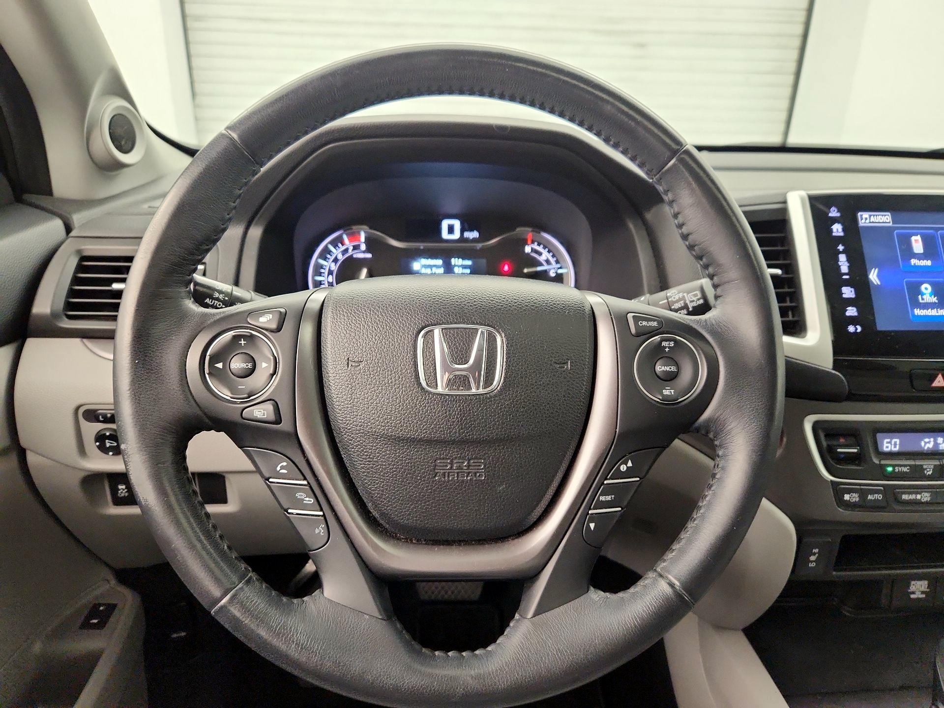 Thumbnail: 2017 Honda Pilot - 10