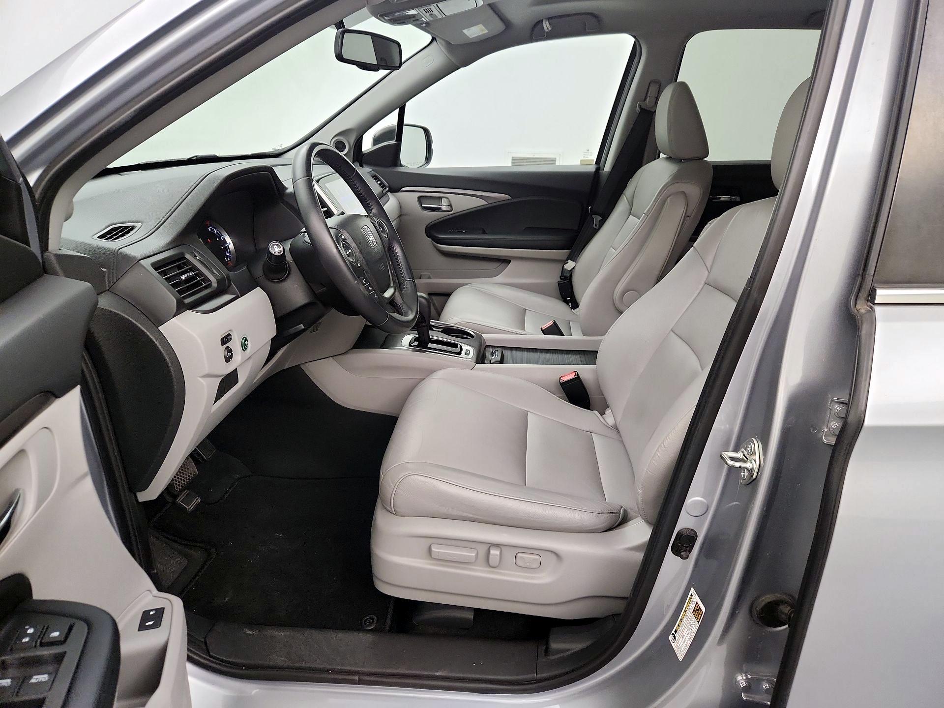 Thumbnail: 2017 Honda Pilot - 11