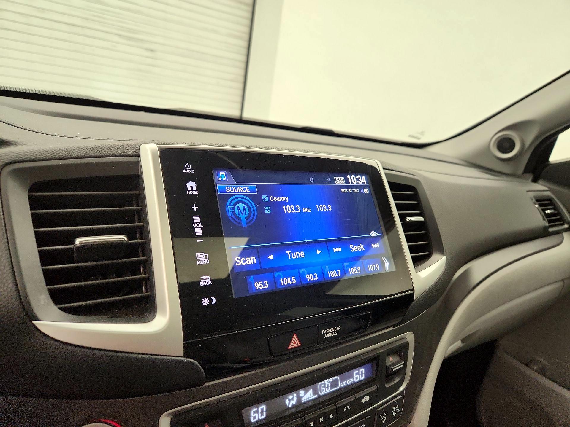 Thumbnail: 2017 Honda Pilot - 15