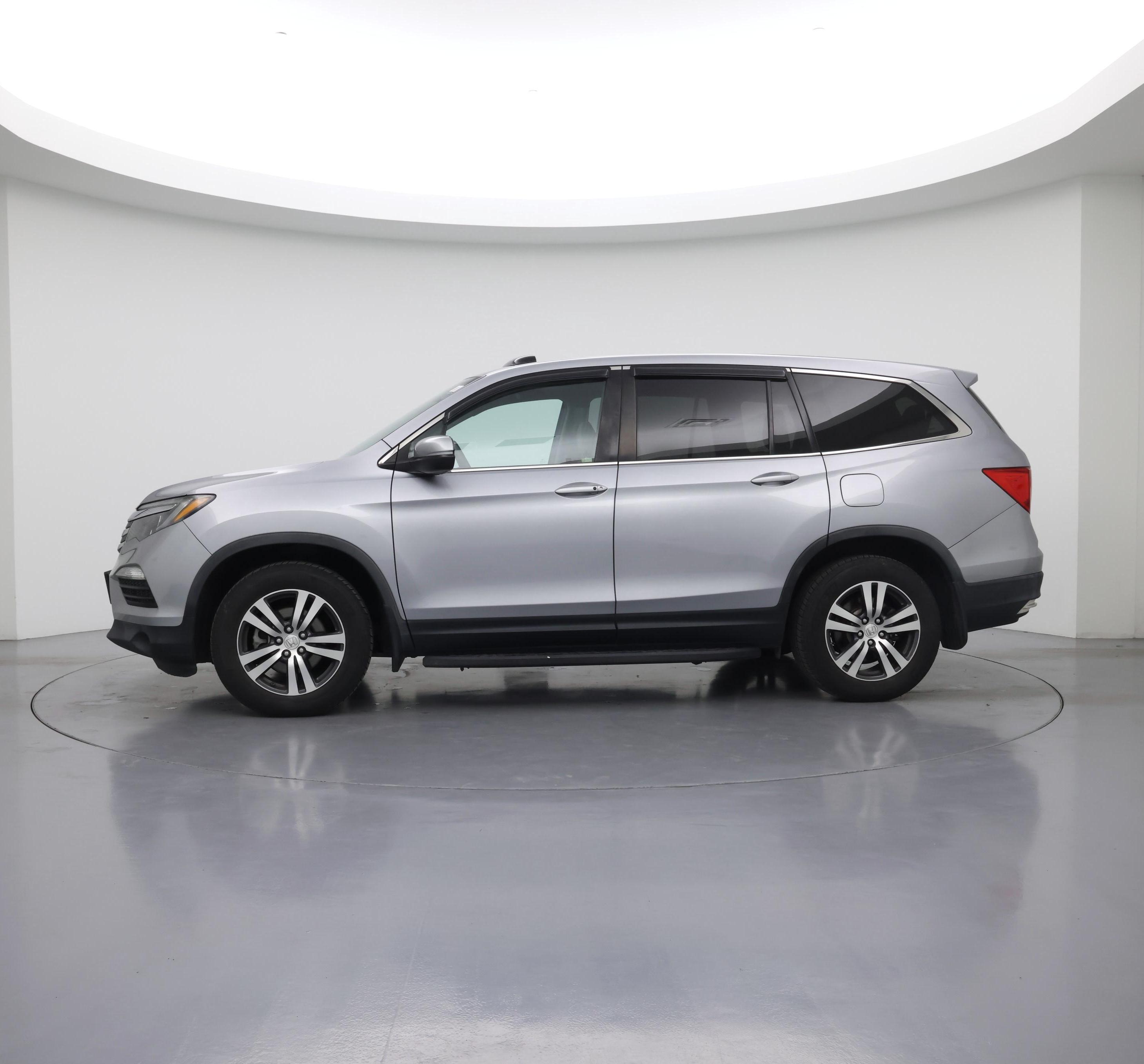 Thumbnail: 2017 Honda Pilot - 3